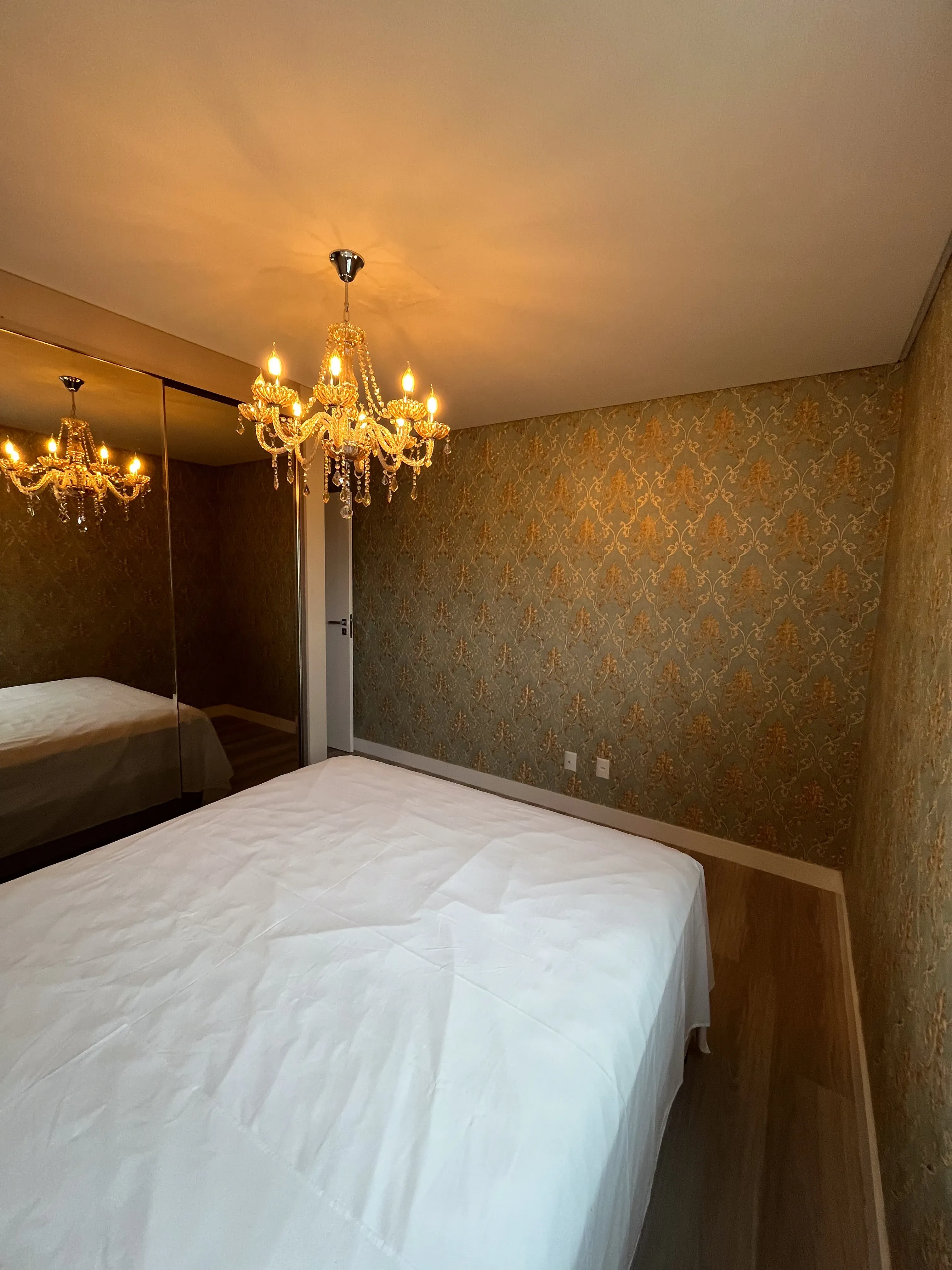 Cobertura com 1 Suíte + 2 Demi e 2 vagas na garagem em Itapema.