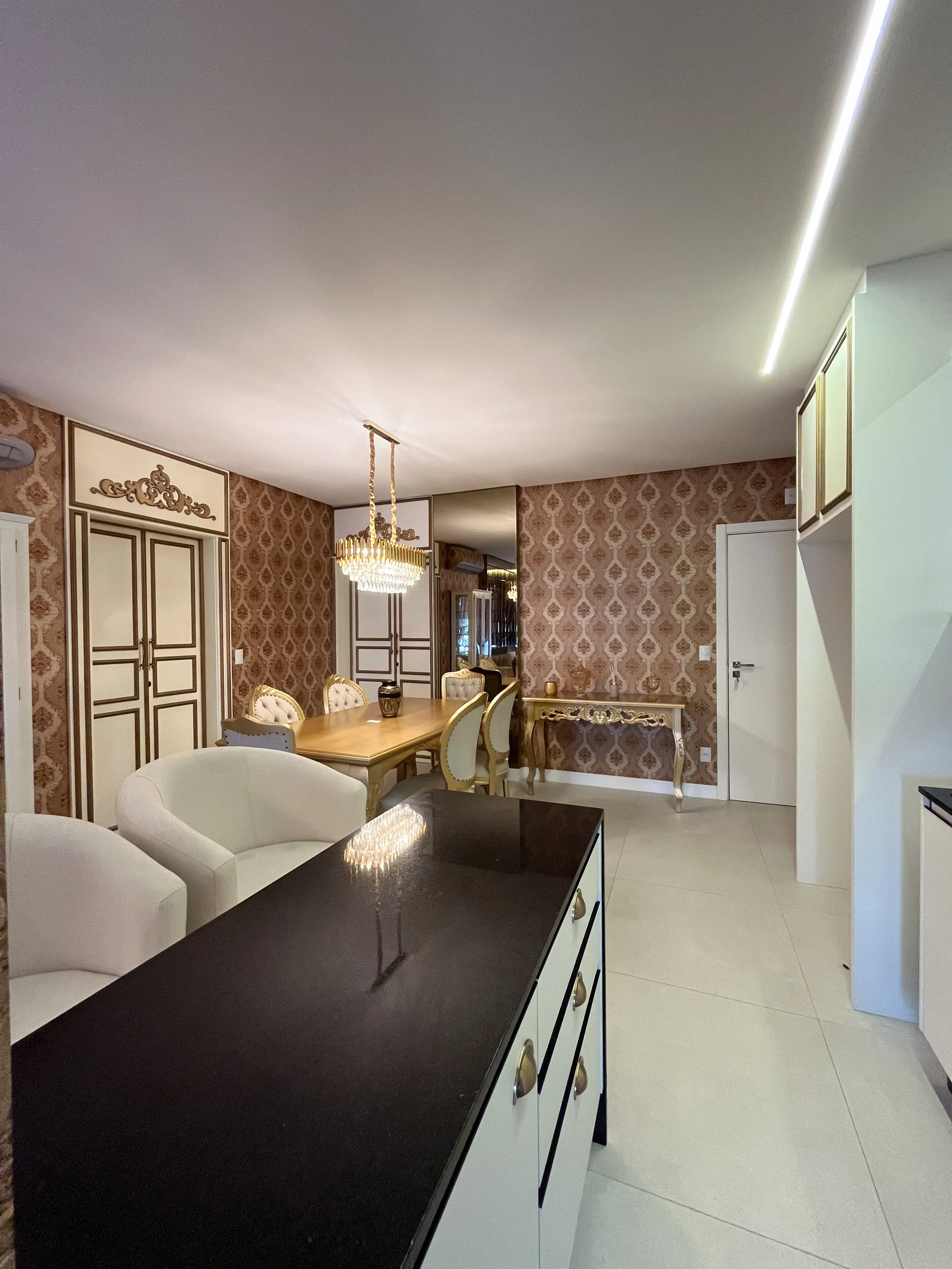 Cobertura com 1 Suíte + 2 Demi e 2 vagas na garagem em Itapema.