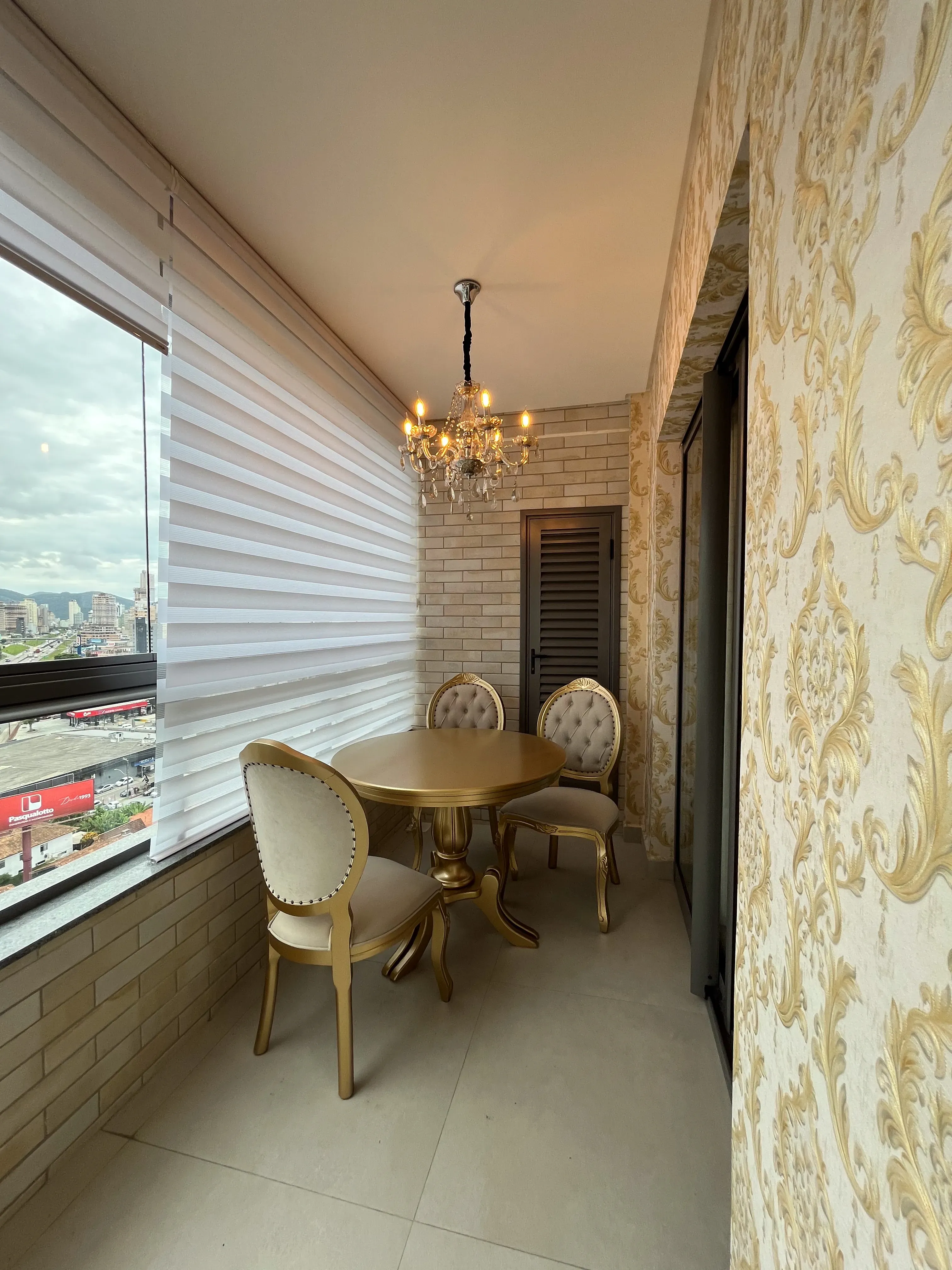 Cobertura com 1 Suíte + 2 Demi e 2 vagas na garagem em Itapema.