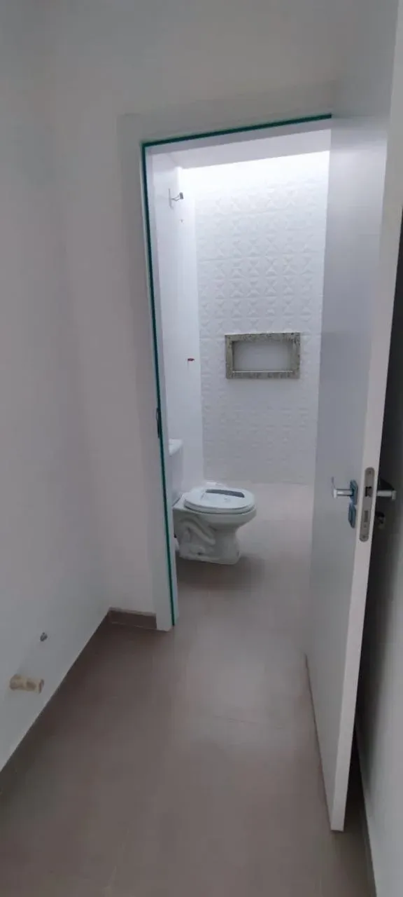 Casa com 2 Dormitórios sendo 1 suíte e 1 vaga na Garagem em Navegantes.