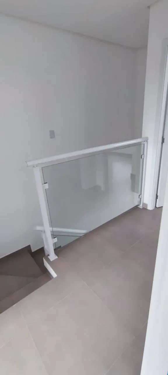 Casa com 2 Dormitórios sendo 1 suíte e 1 vaga na Garagem em Navegantes.