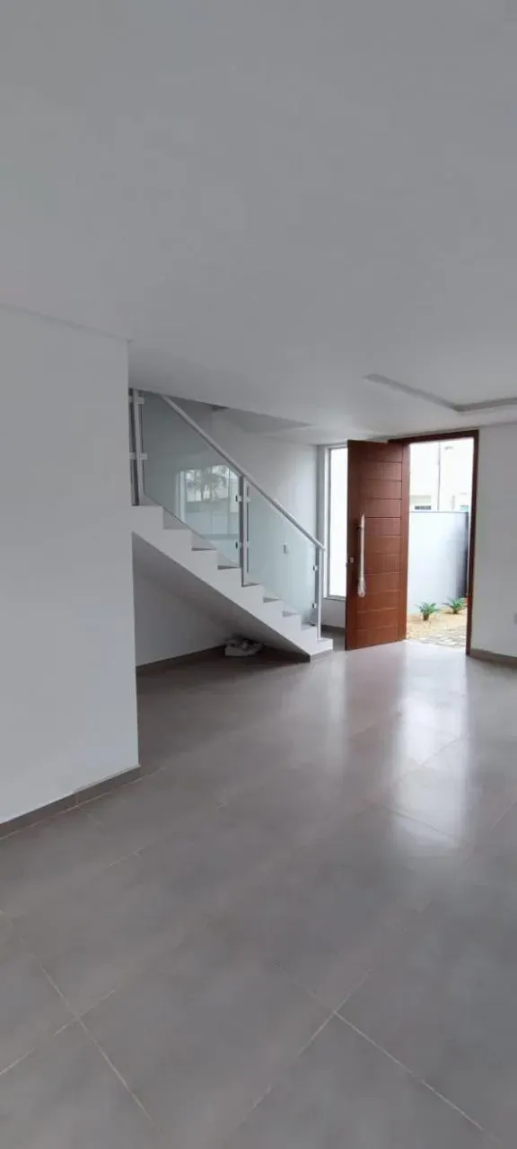 Casa com 2 Dormitórios sendo 1 suíte e 1 vaga na Garagem em Navegantes.