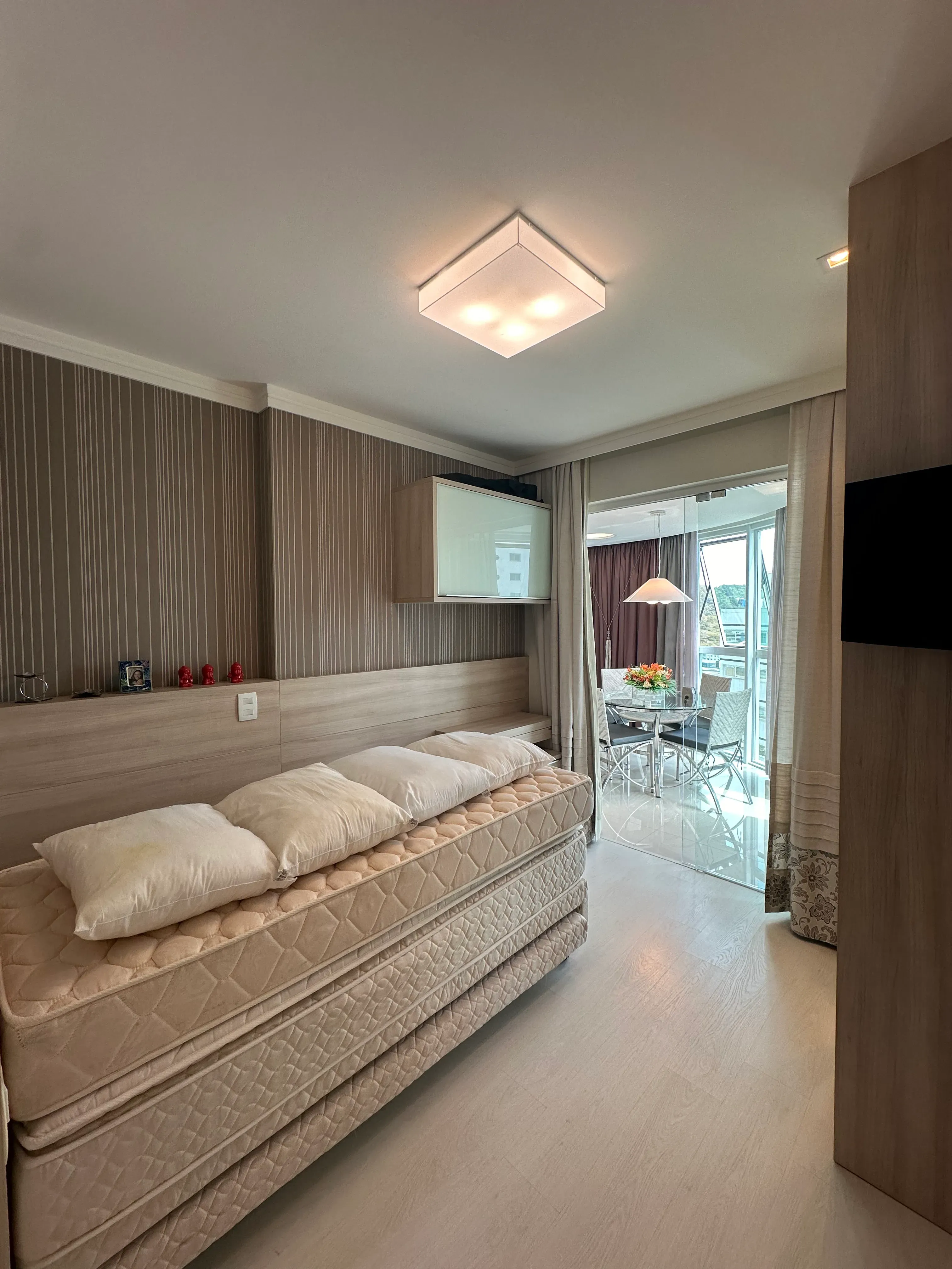 Apartamento alto padrão com 3 suítes e 4 vagas de garagem em - Balneário Camboriú/SC