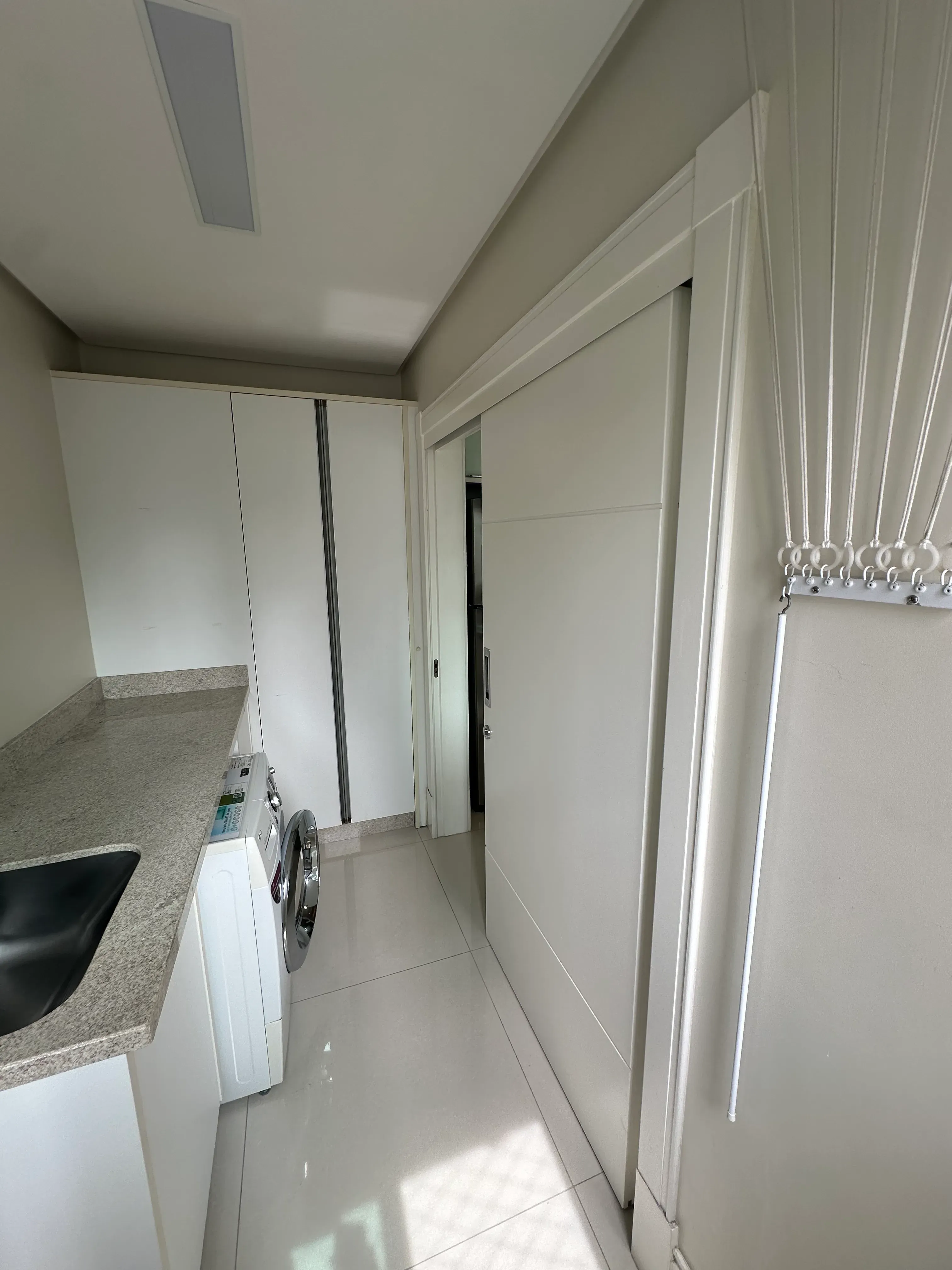 Apartamento alto padrão com 3 suítes e 4 vagas de garagem em - Balneário Camboriú/SC