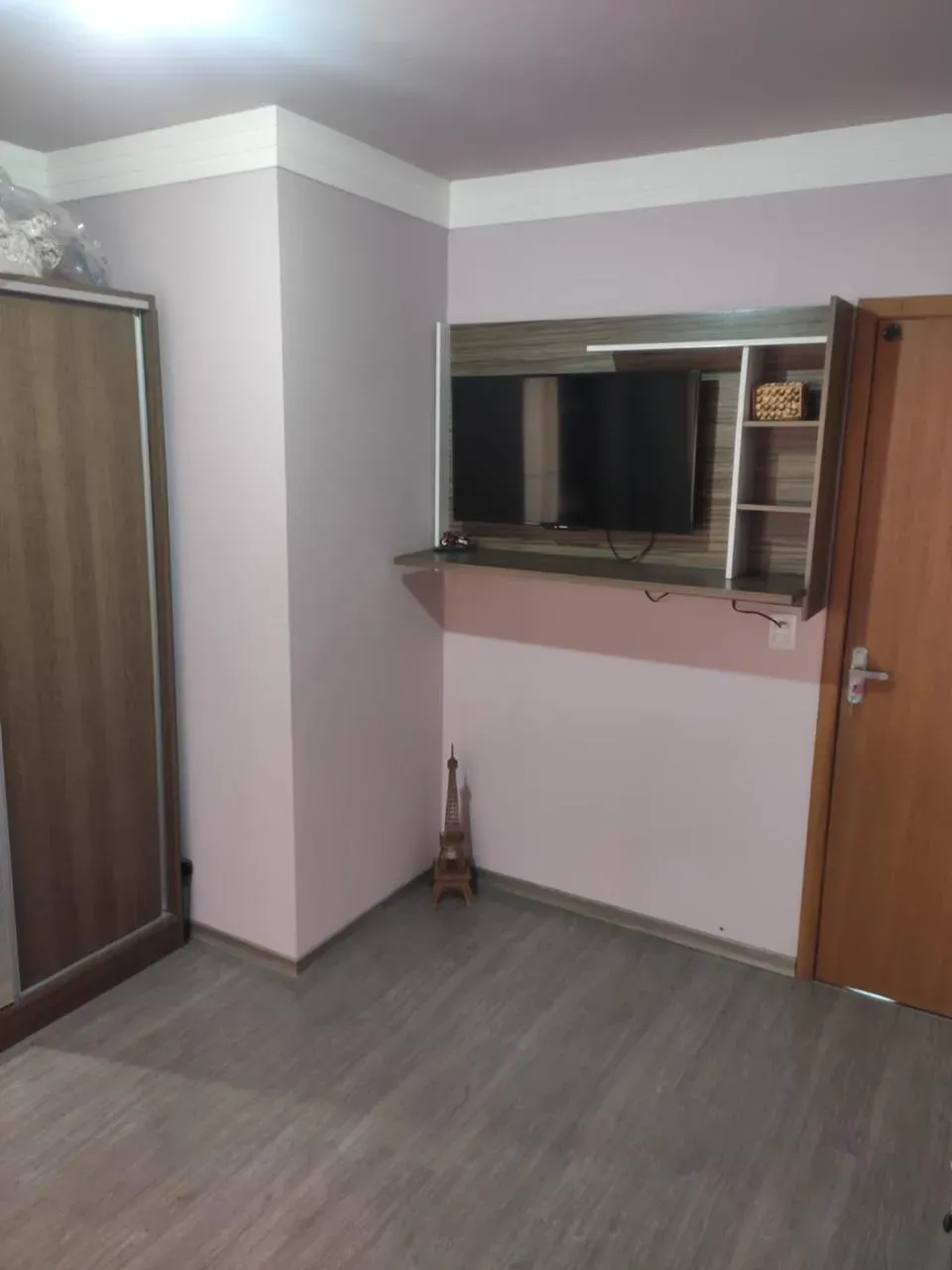 Sobrado com 2 suítes e 1 vaga na garagem, a 350m da praia em - Balneário Piçarras/SC