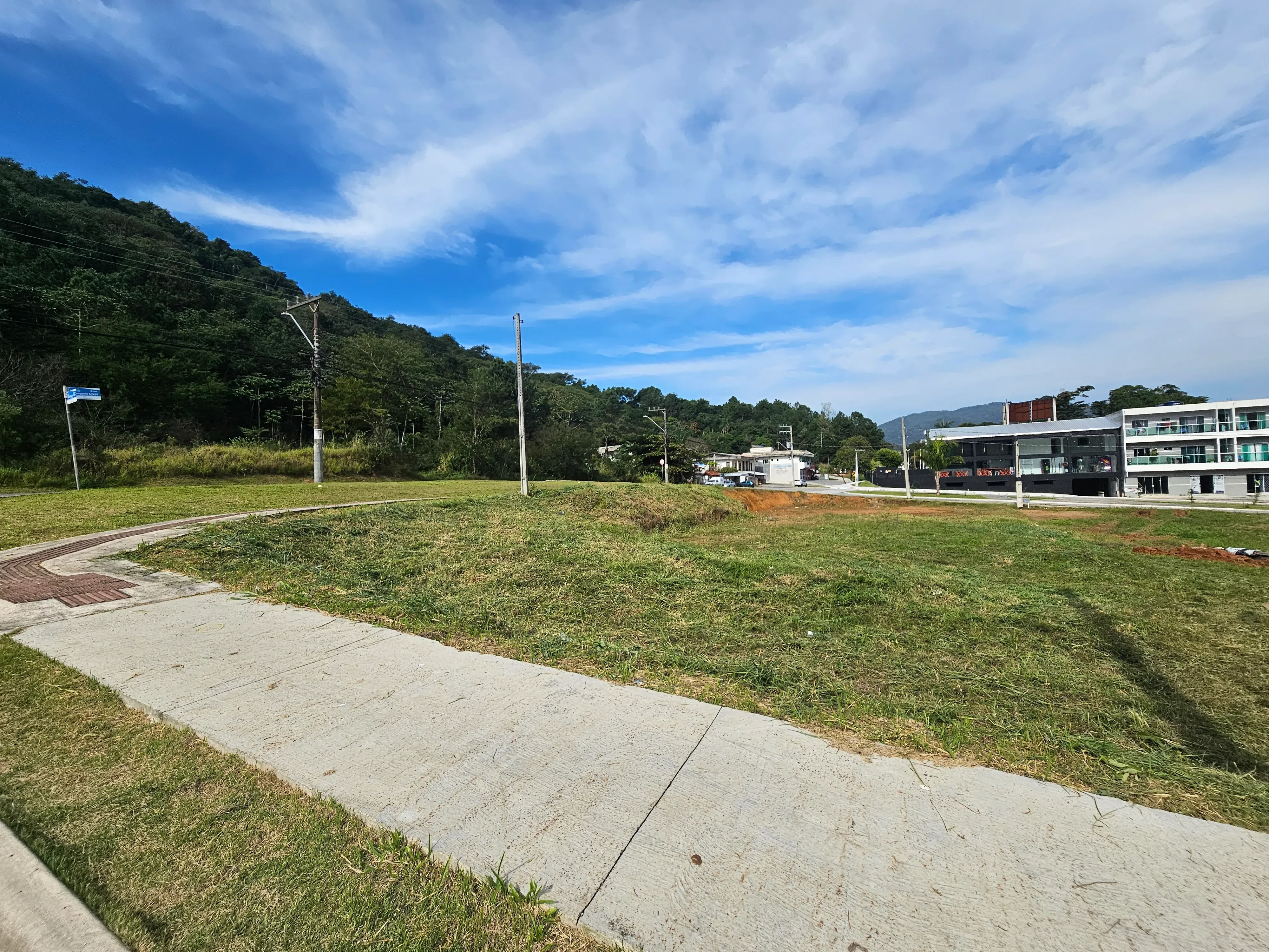 Terreno de esquina com 543,58 m² no Bairro da Barra em Balneário Camboriú SC