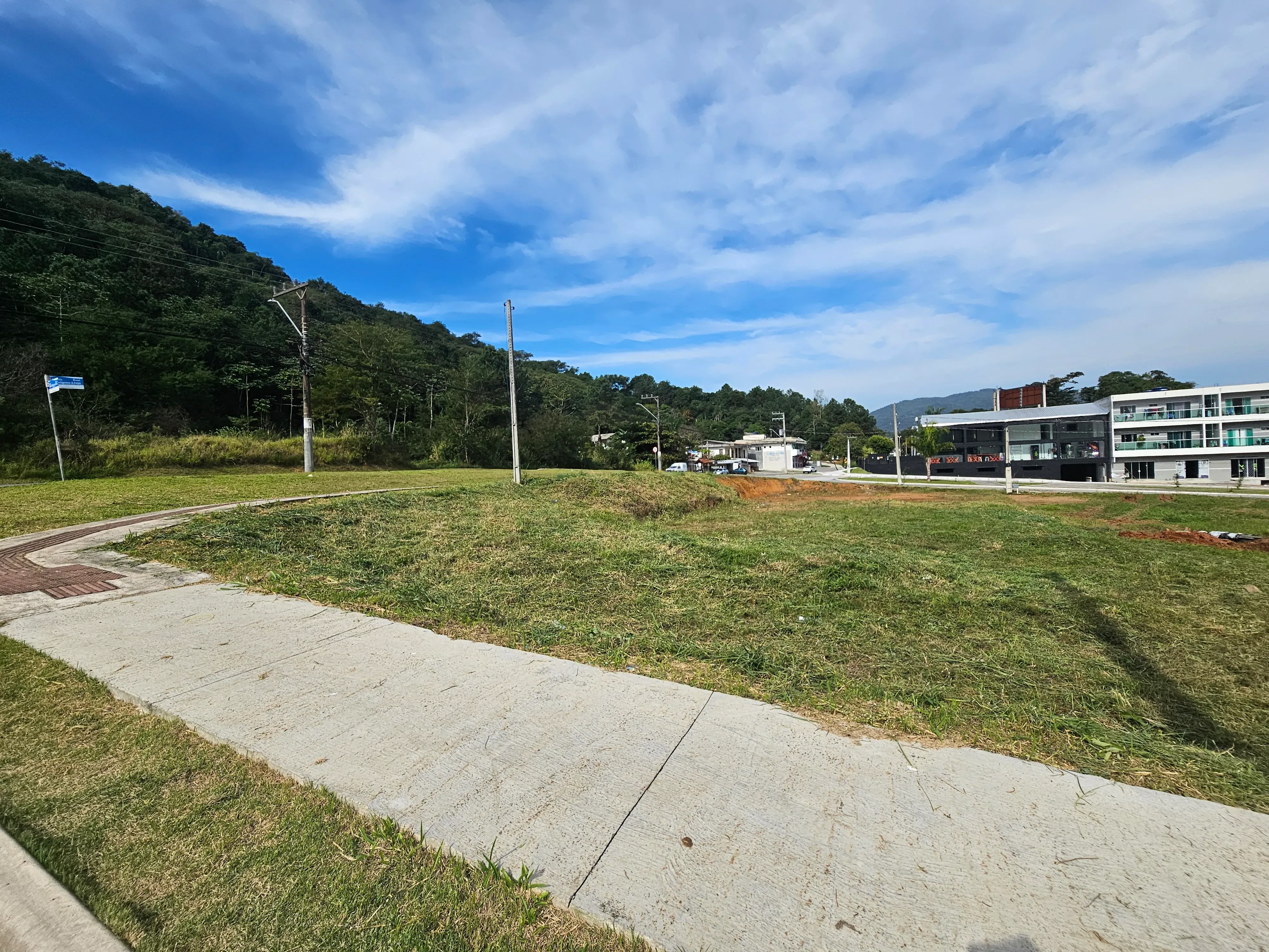 Terreno de esquina com 543,58 m² no Bairro da Barra em Balneário Camboriú SC