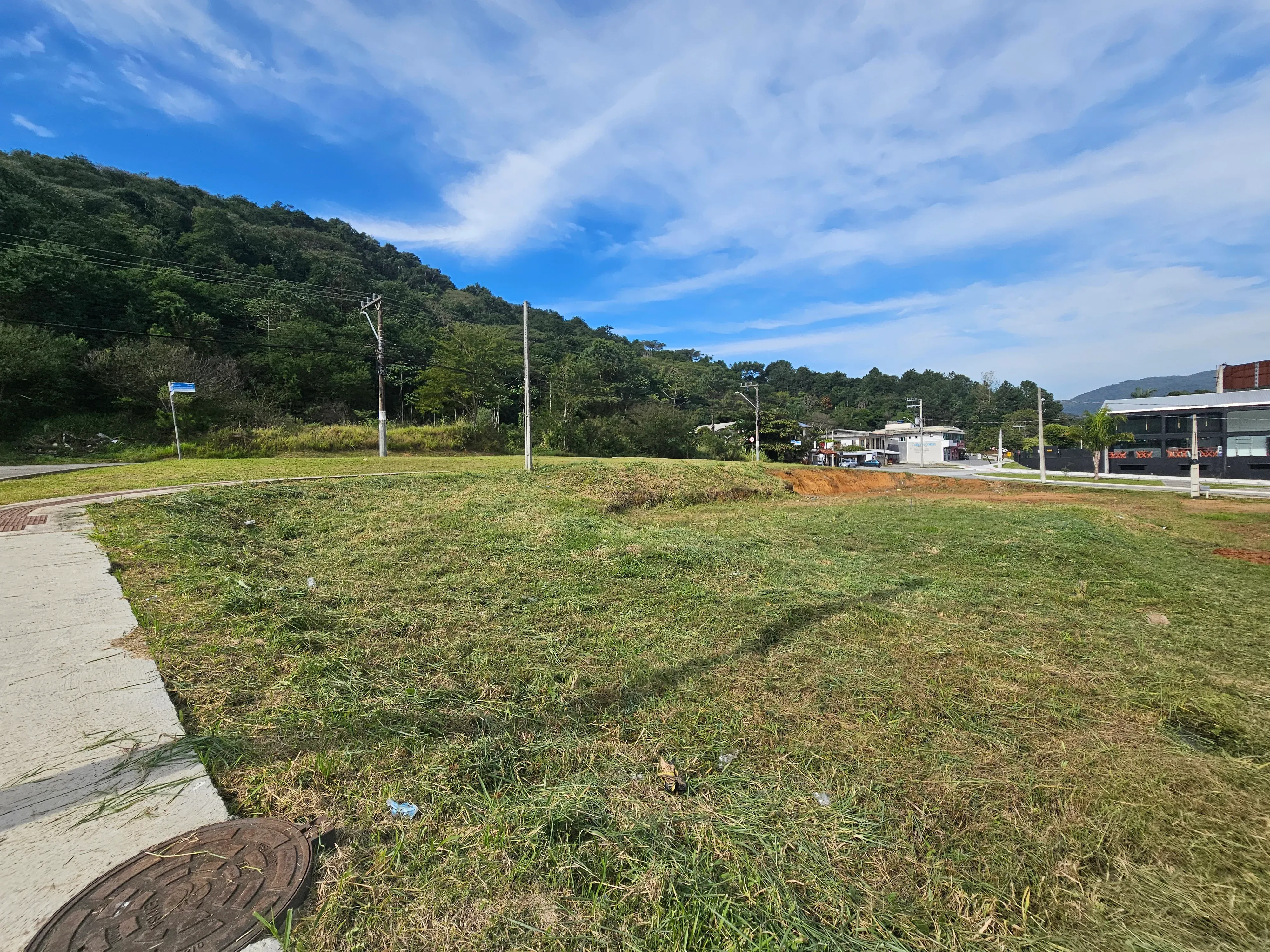 Terreno de esquina com 543,58 m² no Bairro da Barra em Balneário Camboriú SC
