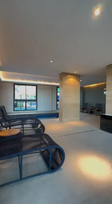 Apartamento decorado com 3 suítes e 2 vagas na garagem em Balneário Piçarras