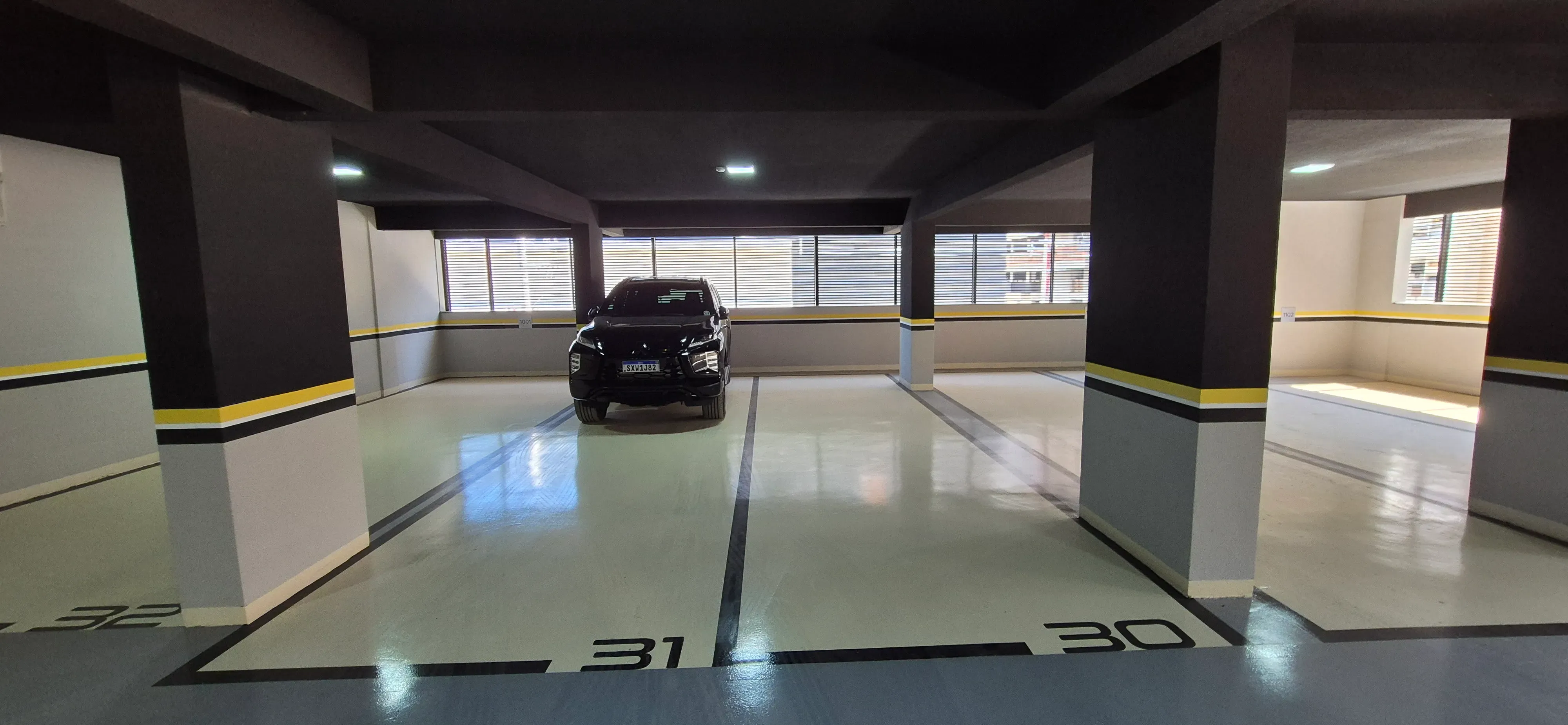 Apartamento com 4 dormitórios sendo 4 suítes e 2 vagas de garagem em Porto Belo/SC