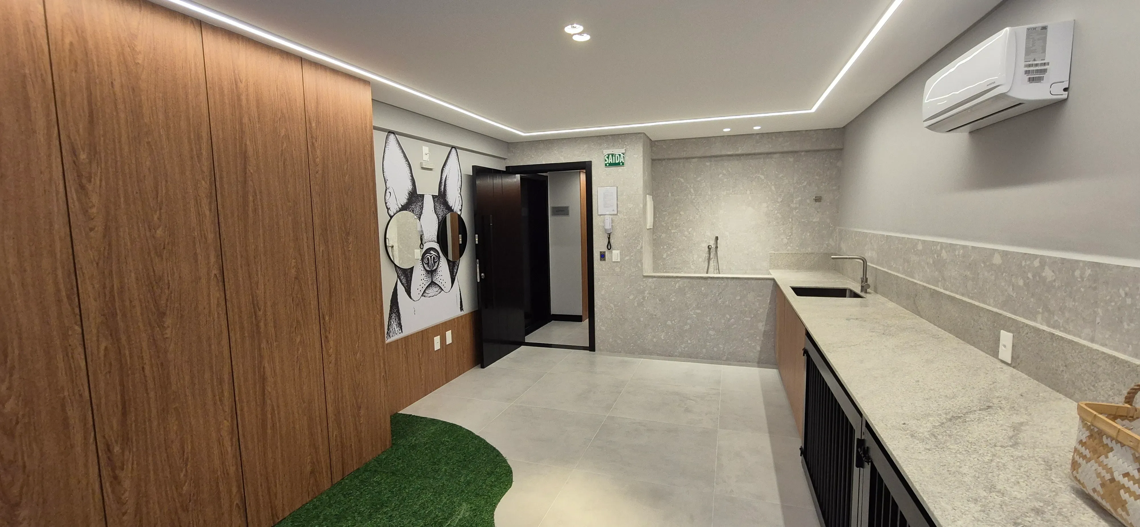 Apartamento com 4 dormitórios sendo 4 suítes e 2 vagas de garagem em Porto Belo/SC