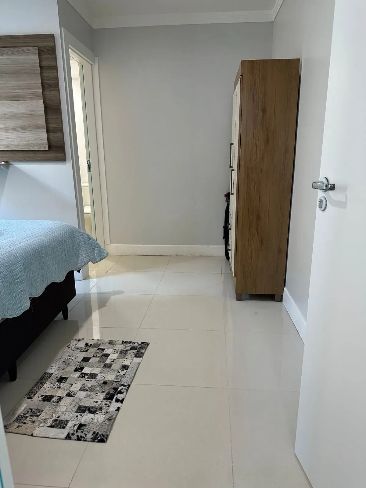 Apartamento com 2 dormitórios sendo 1 suíte e 1 vaga de garagem em Porto Belo/SC