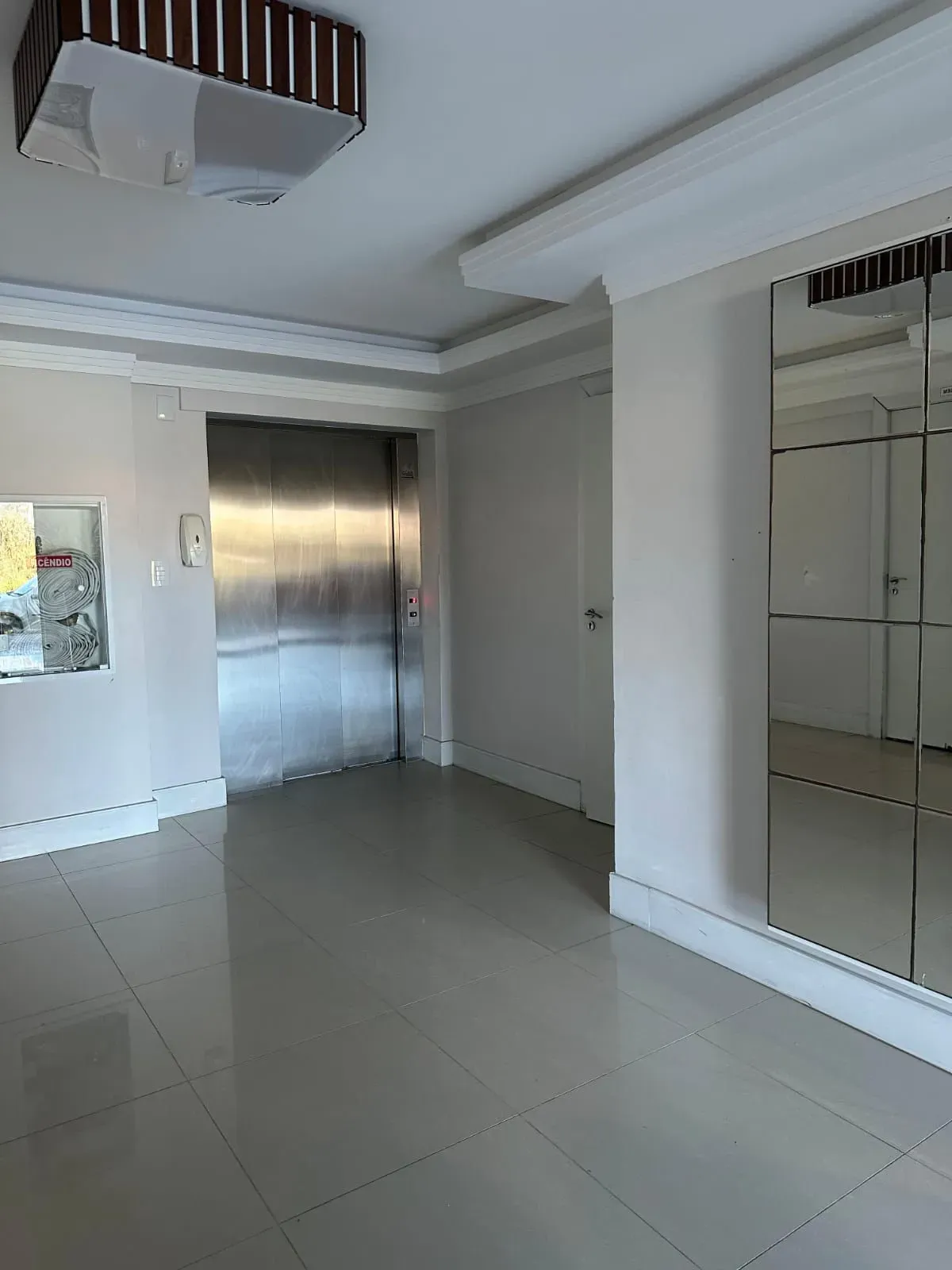 Apartamento com 2 dormitórios sendo 1 suíte e 1 vaga de garagem em Porto Belo/SC