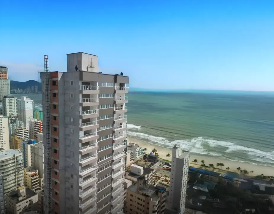 Apartamento Vista Mar 3 suítes e 2 vagas de garagem em Itapema