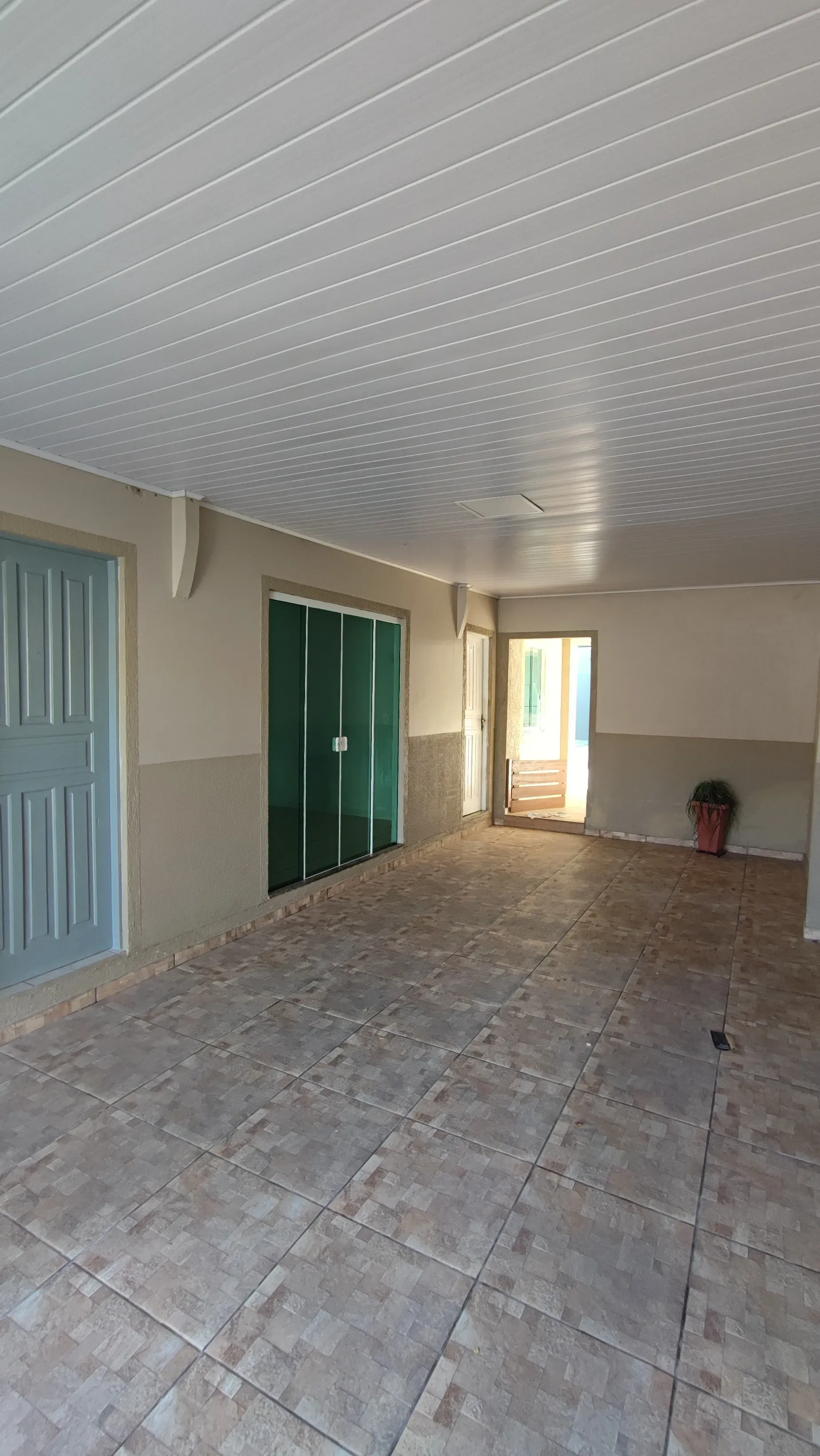 Casa com 3 dormitórios sendo 1 suíte e 2 vagas de garagem no bairro são Judas Itajai/SC