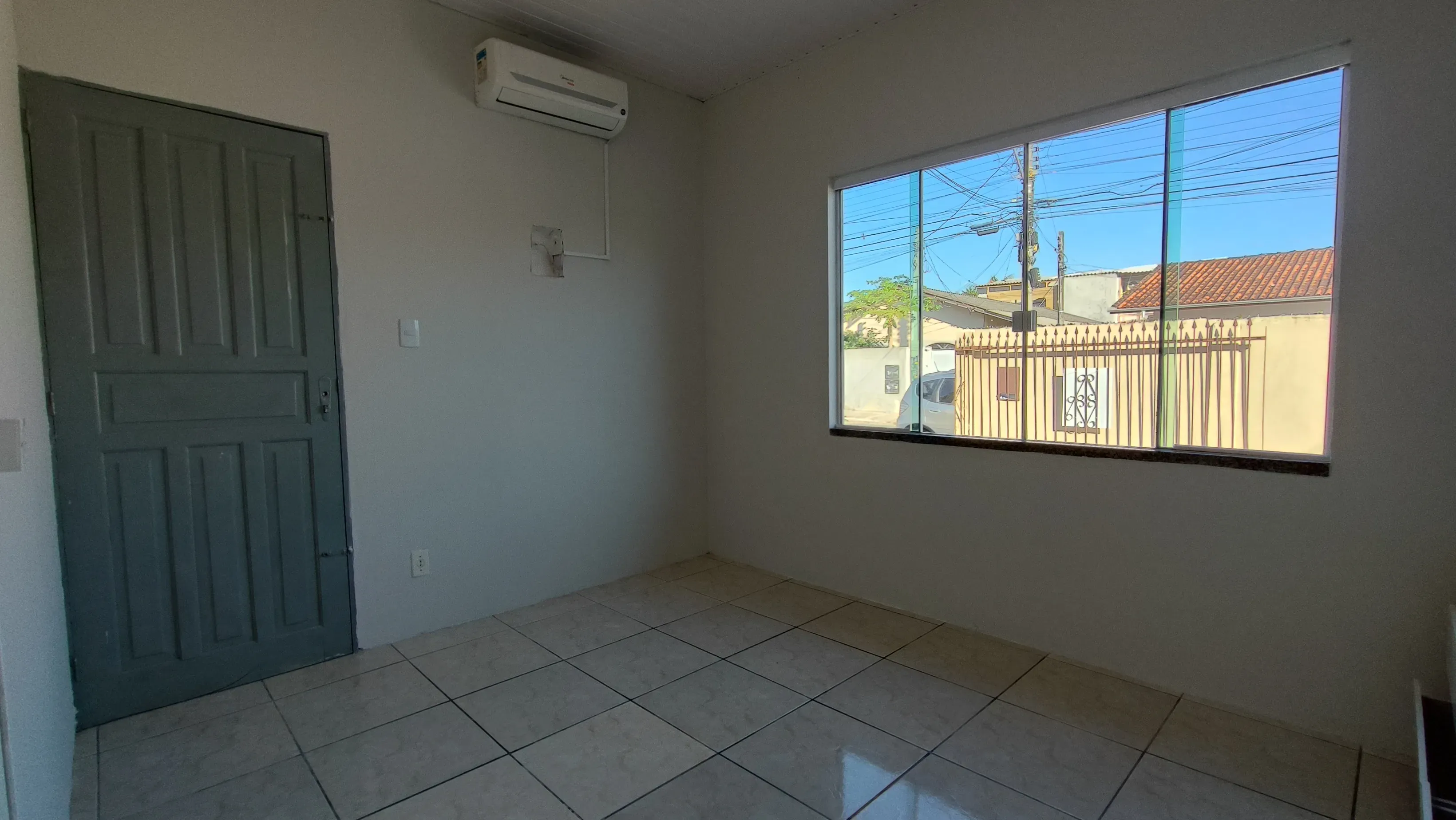 Casa com 3 dormitórios sendo 1 suíte e 2 vagas de garagem no bairro são Judas Itajai/SC