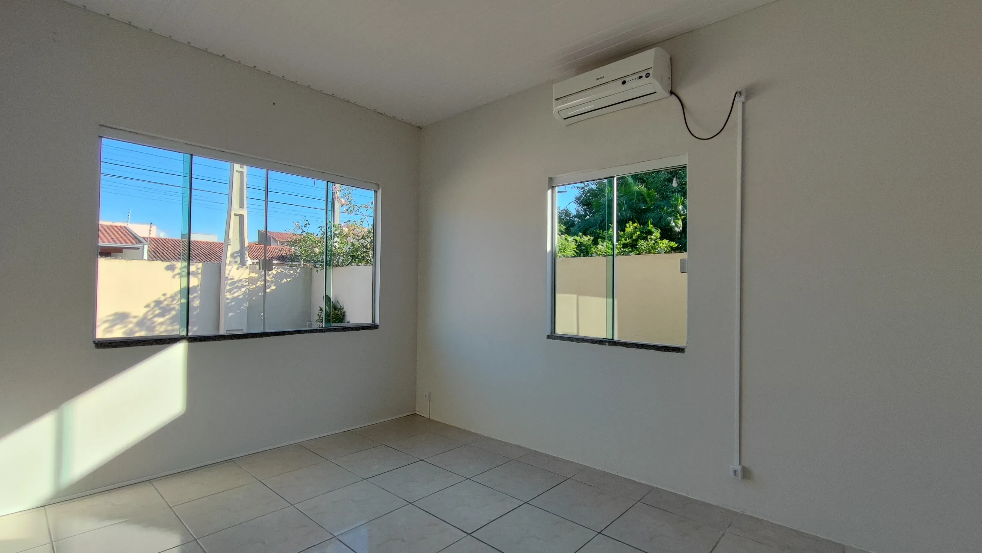 Casa com 3 dormitórios sendo 1 suíte e 2 vagas de garagem no bairro são Judas Itajai/SC