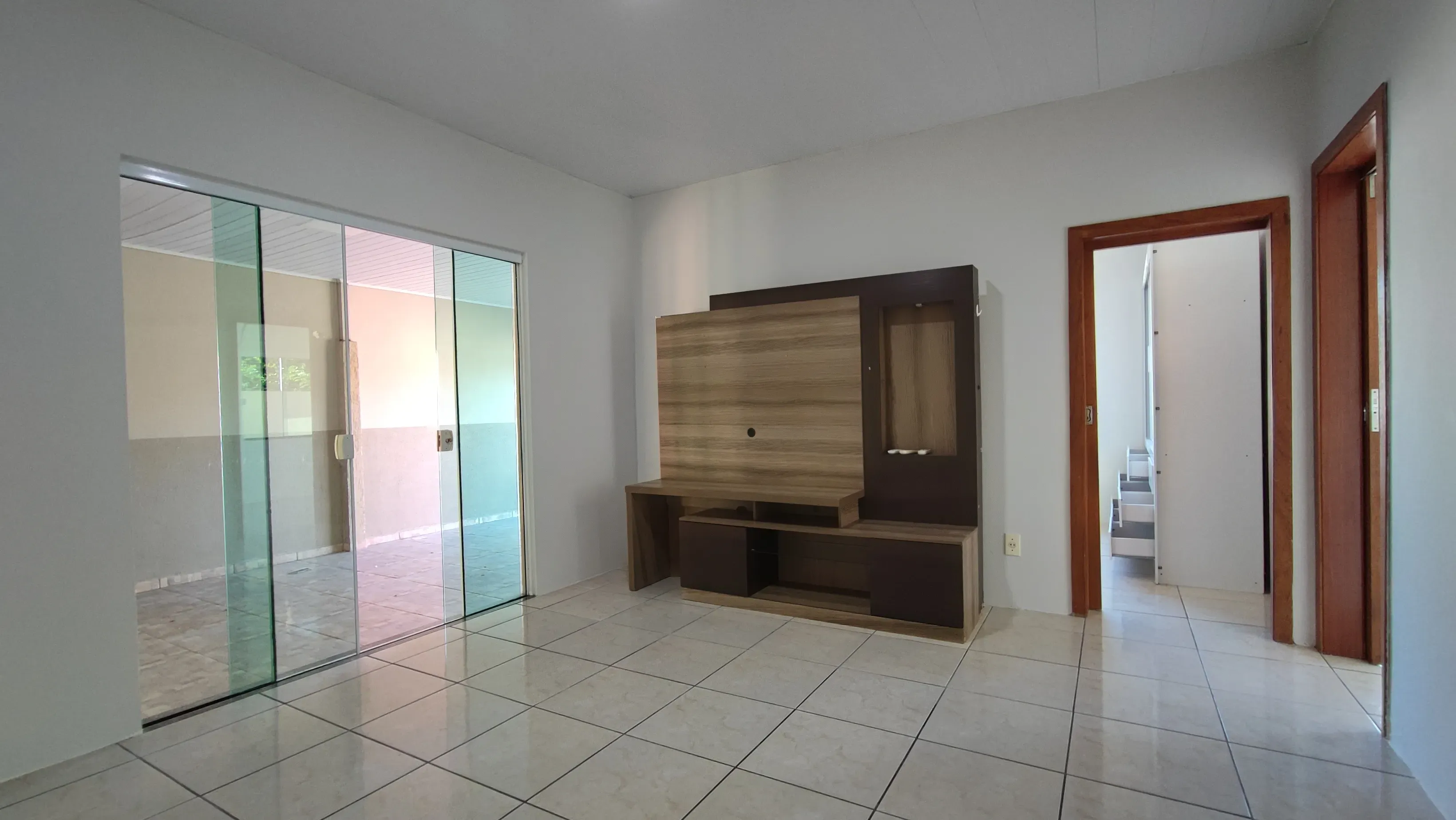 Casa com 3 dormitórios sendo 1 suíte e 2 vagas de garagem no bairro são Judas Itajai/SC