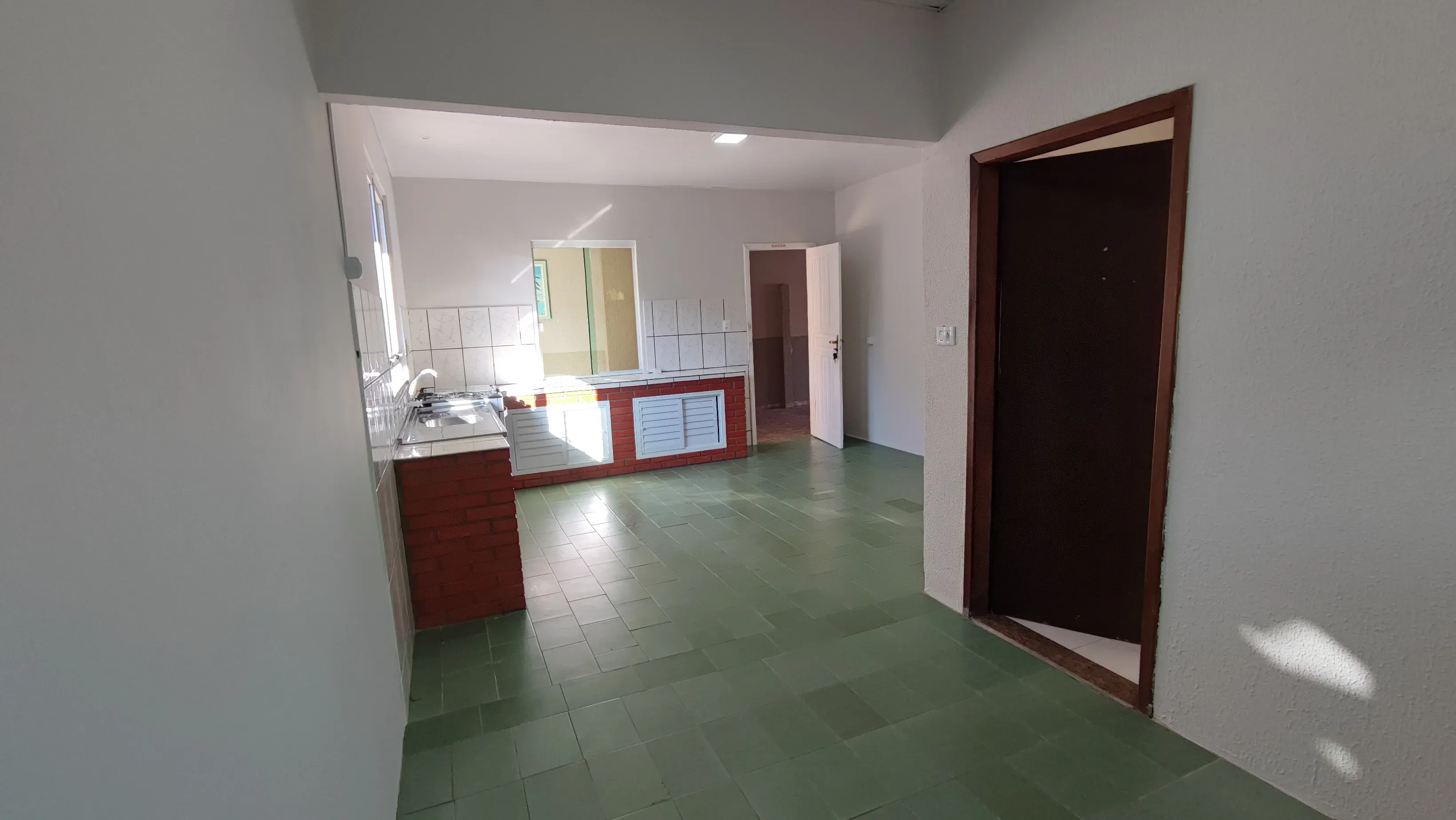 Casa com 3 dormitórios sendo 1 suíte e 2 vagas de garagem no bairro são Judas Itajai/SC