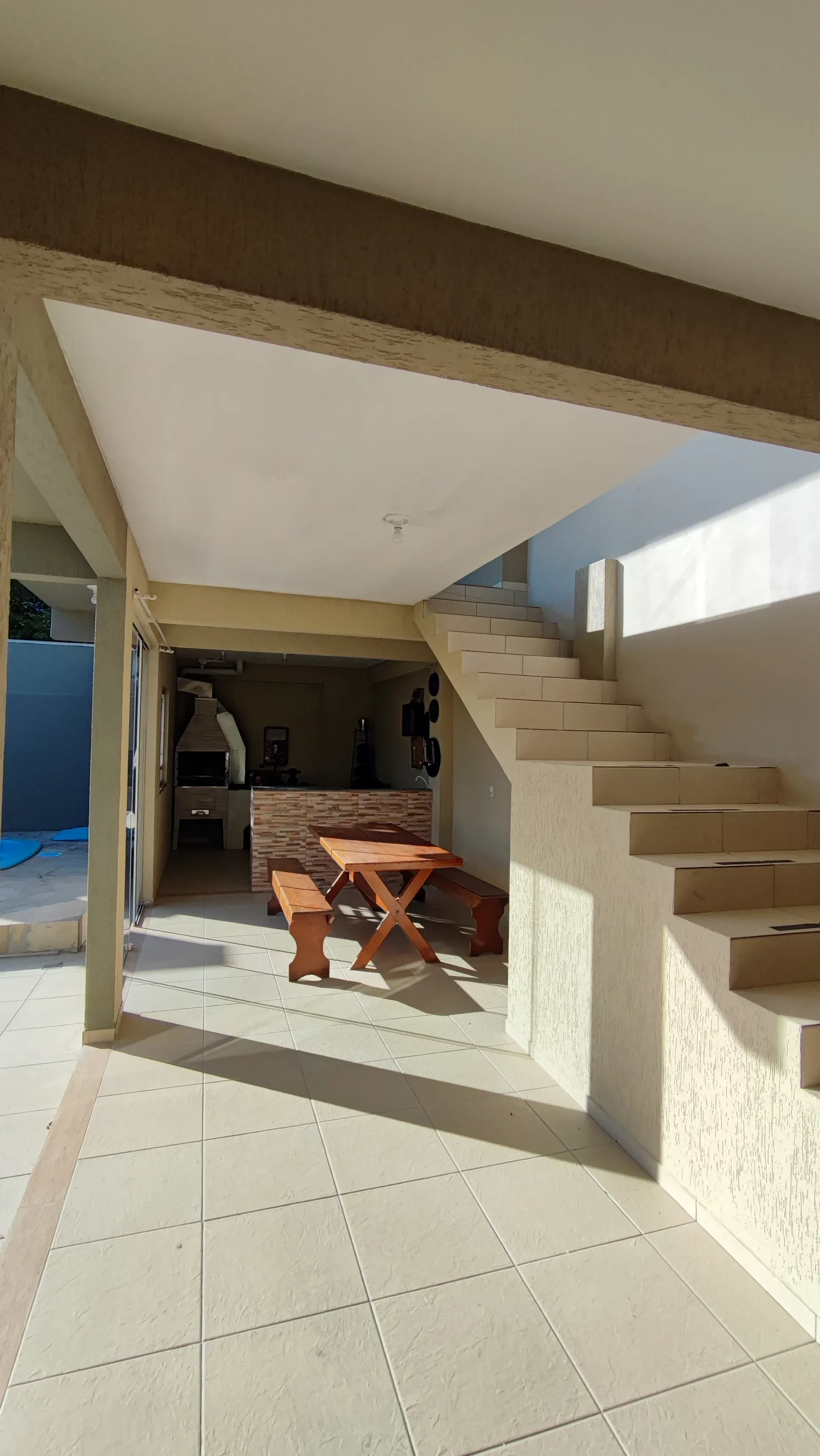 Casa com 3 dormitórios sendo 1 suíte e 2 vagas de garagem no bairro são Judas Itajai/SC