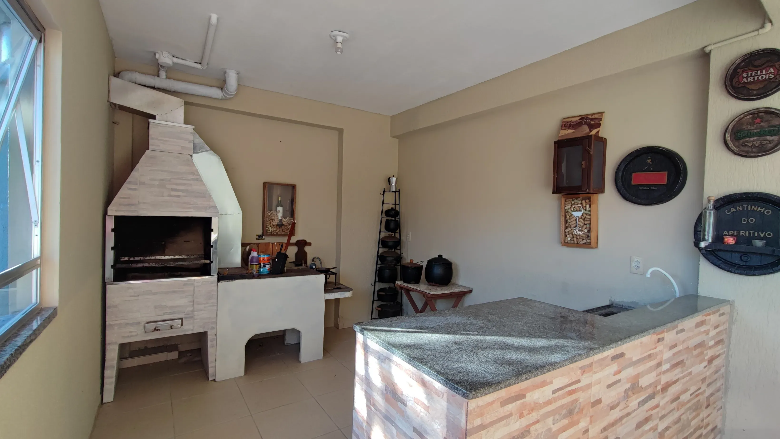 Casa com 3 dormitórios sendo 1 suíte e 2 vagas de garagem no bairro são Judas Itajai/SC