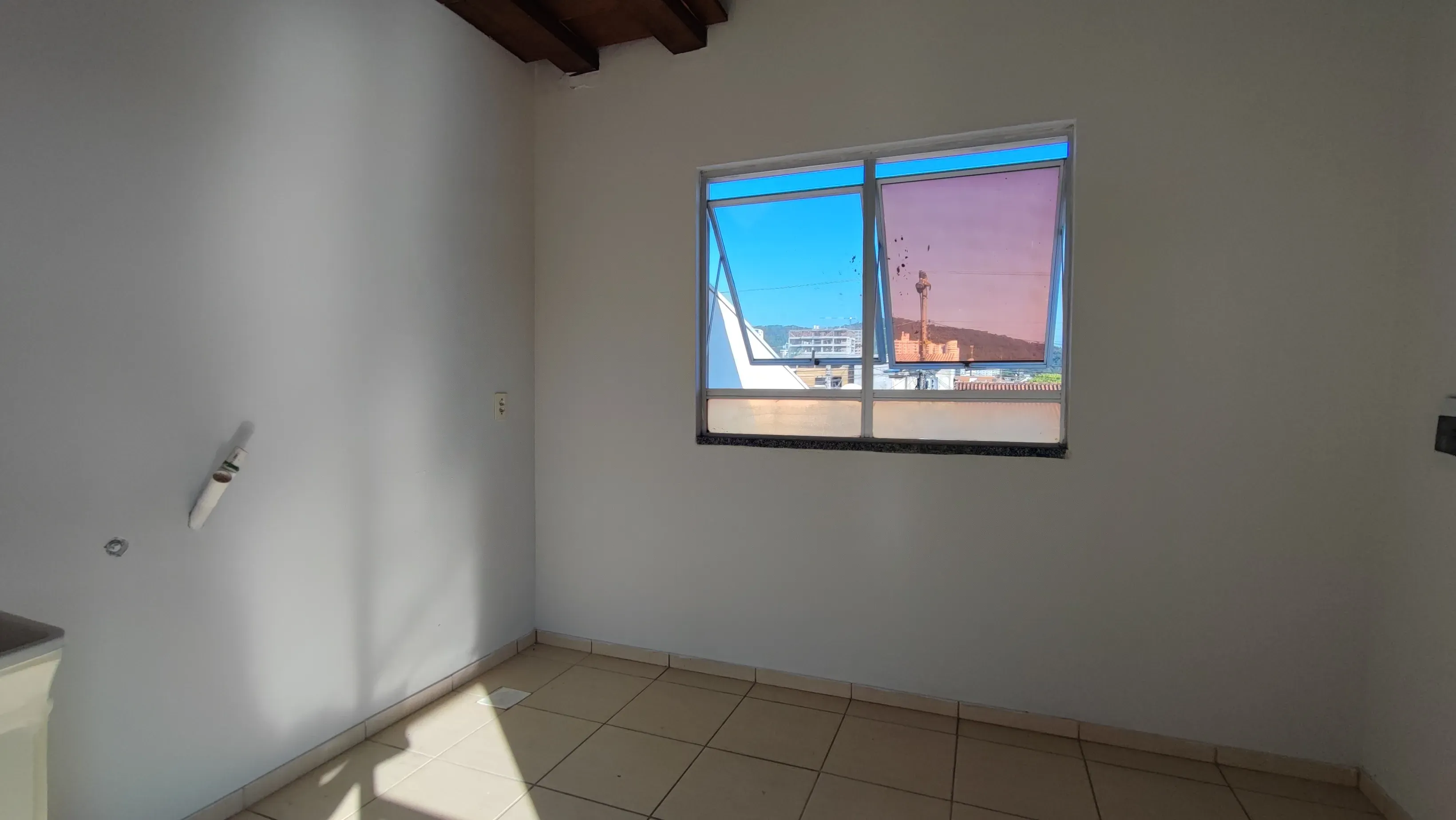 Casa com 3 dormitórios sendo 1 suíte e 2 vagas de garagem no bairro são Judas Itajai/SC