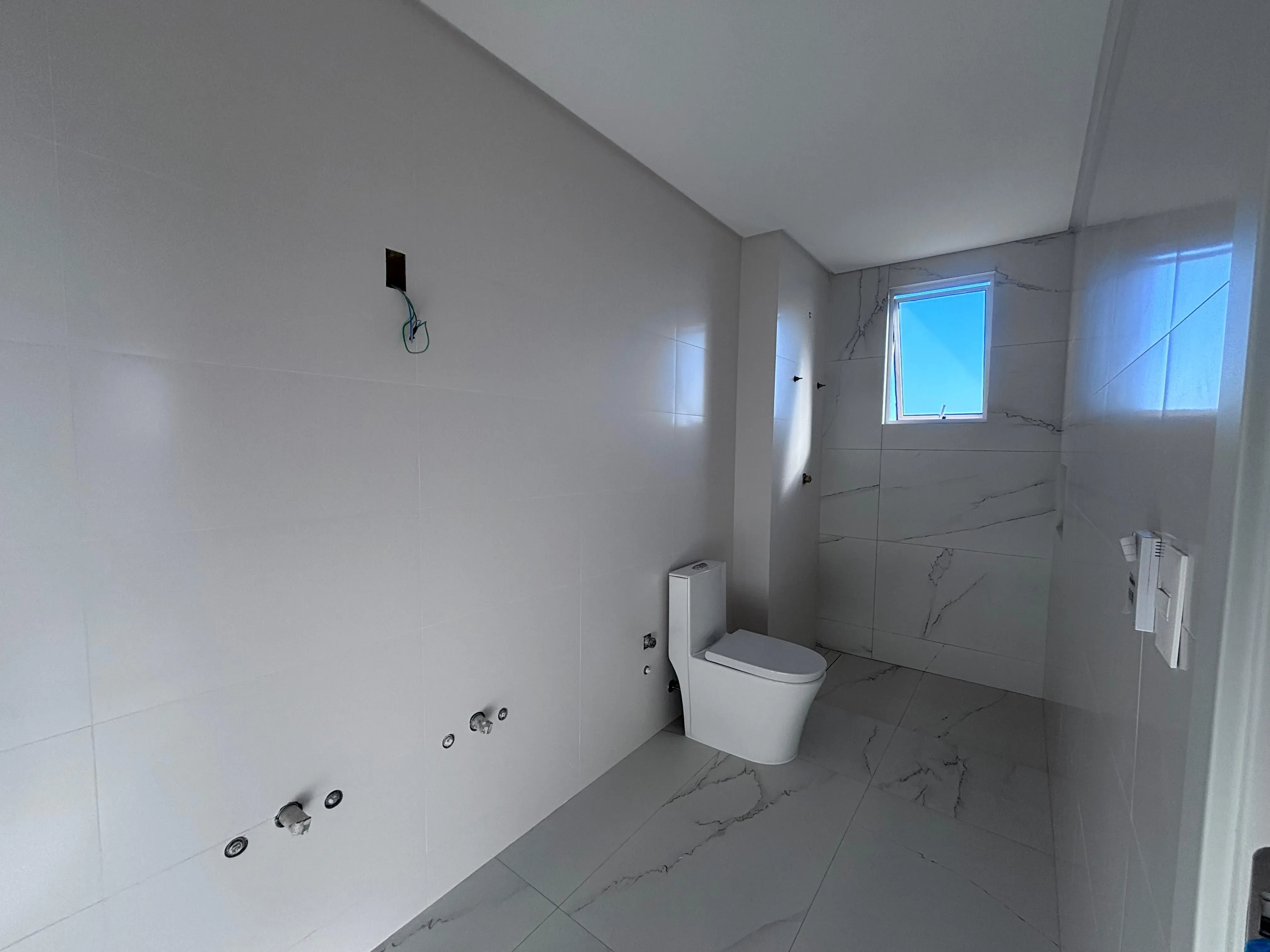 Apartamento com 3 suítes e 3 Vagas de Garagem no Centro Itajaí/SC