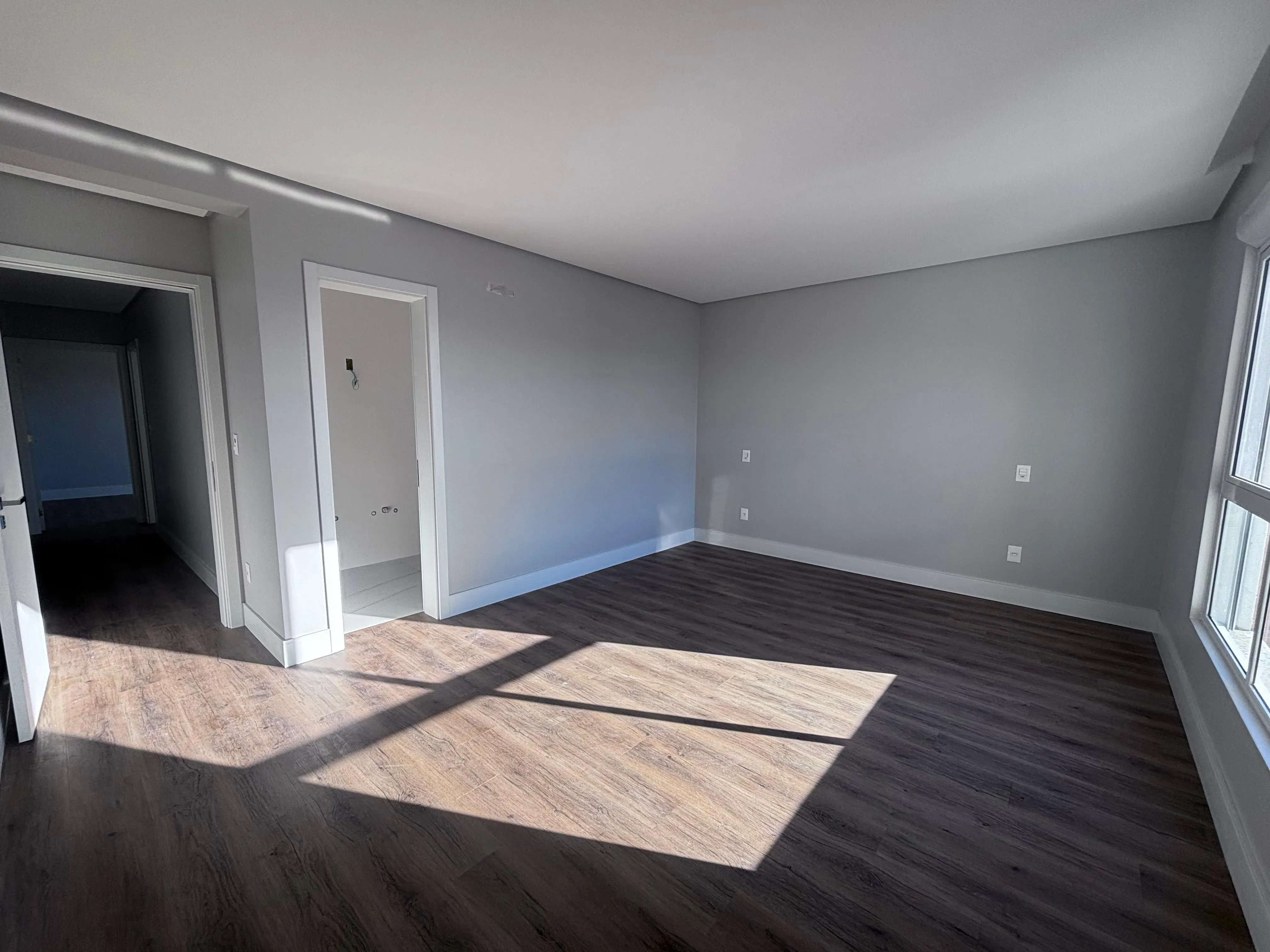 Apartamento com 3 suítes e 3 Vagas de Garagem no Centro Itajaí/SC