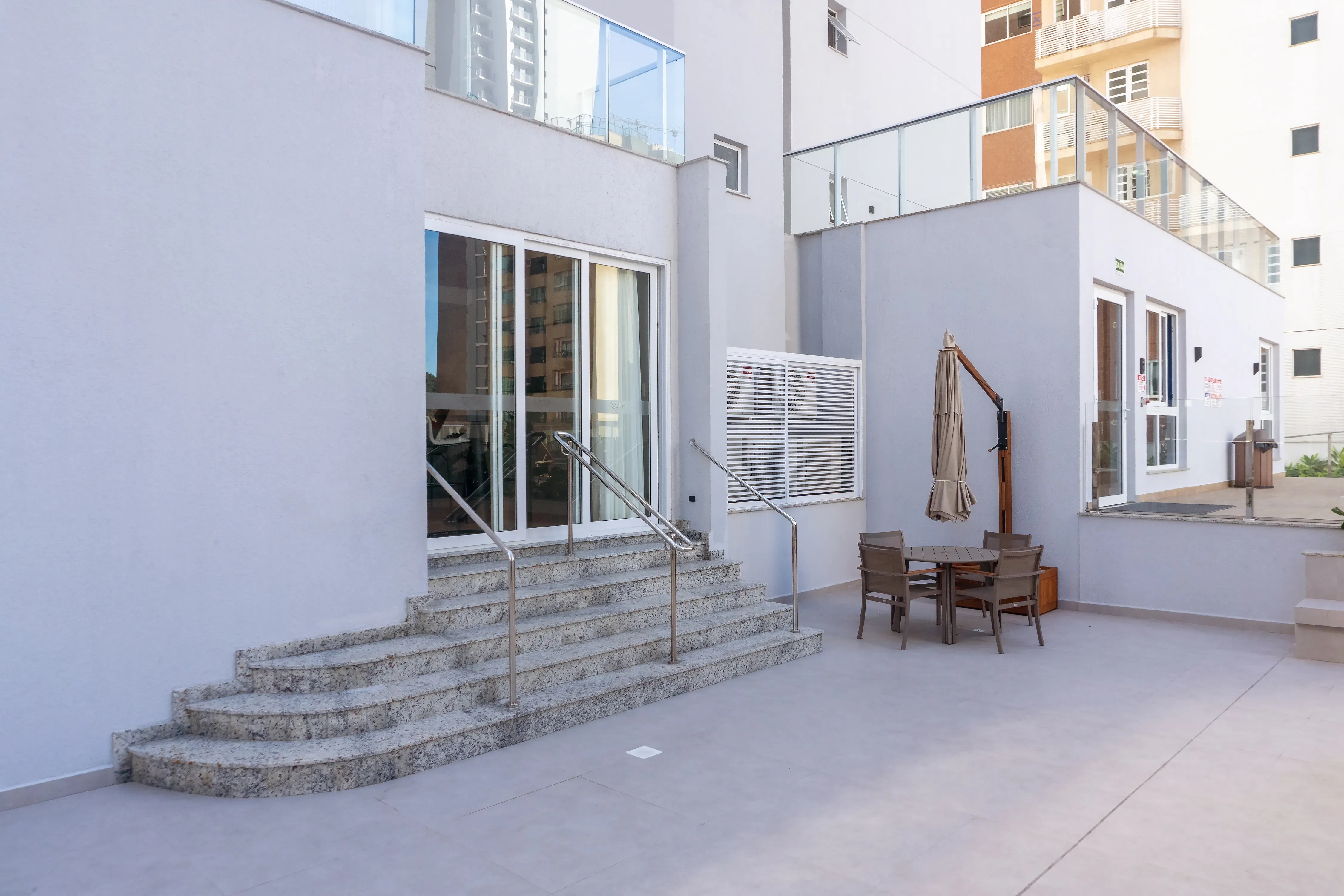 Apartamento com 3 suítes e 3 Vagas de Garagem no Centro Itajaí/SC