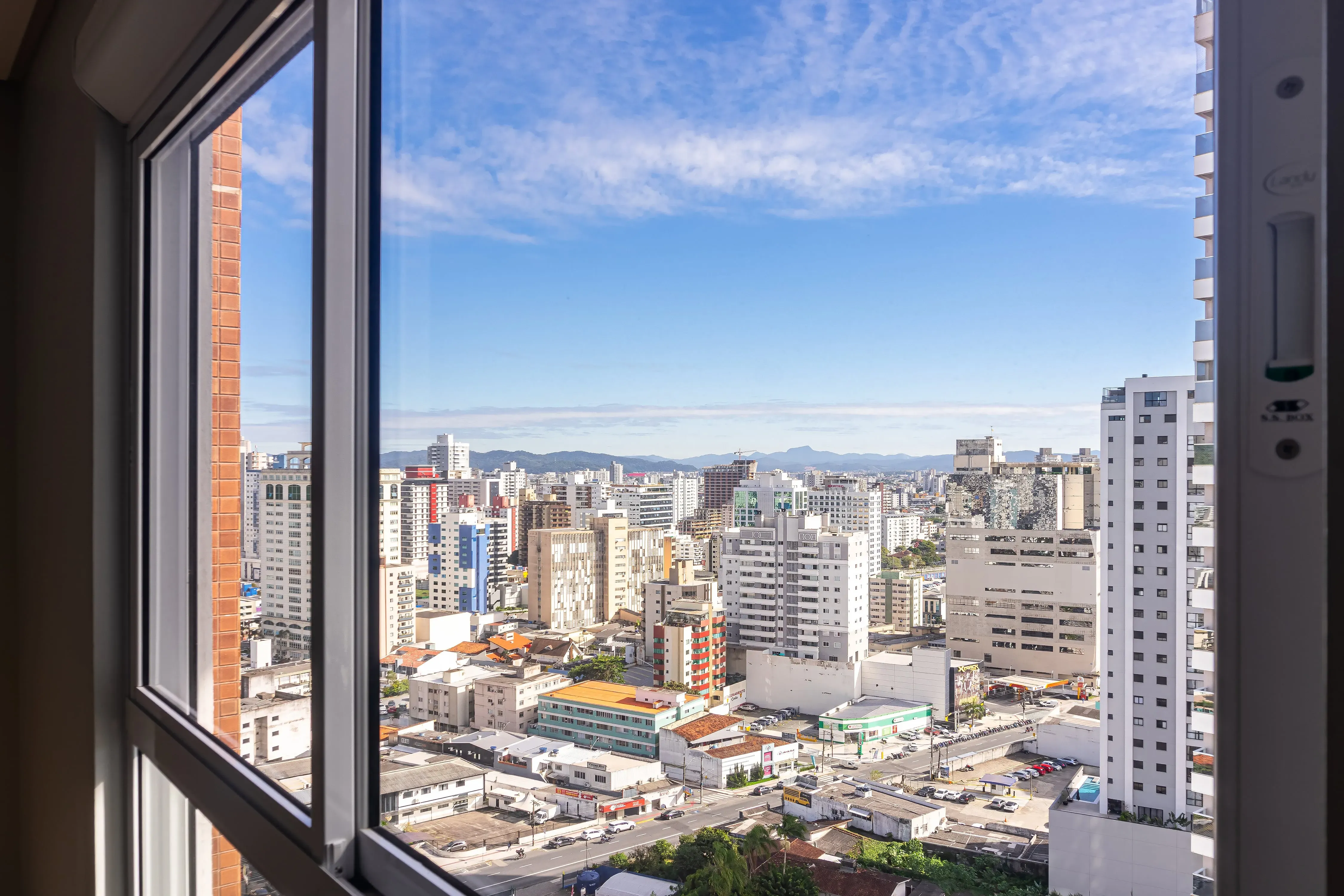 Apartamento com 3 suítes e 3 Vagas de Garagem no Centro Itajaí/SC