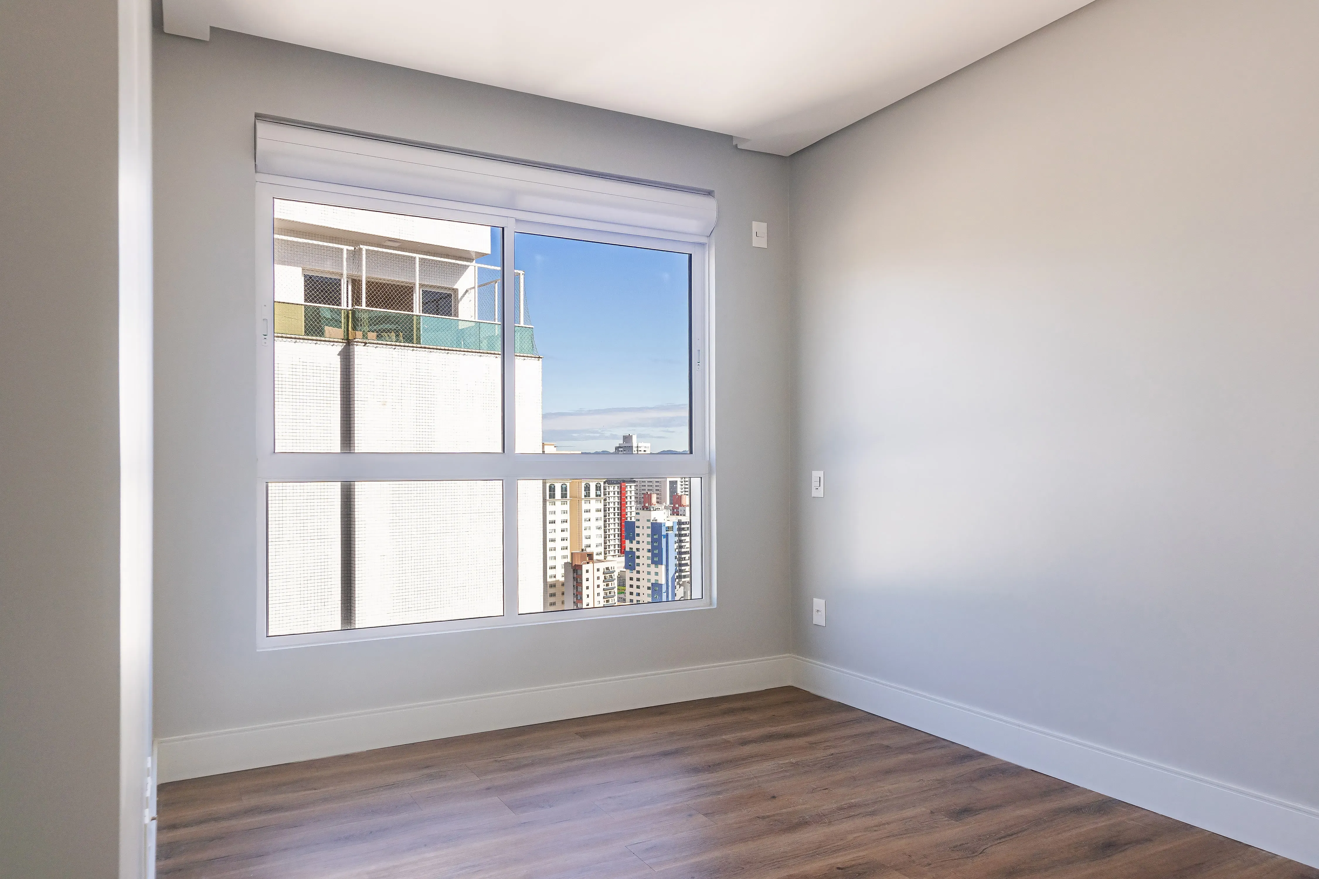 Apartamento com 3 suítes e 3 Vagas de Garagem no Centro Itajaí/SC