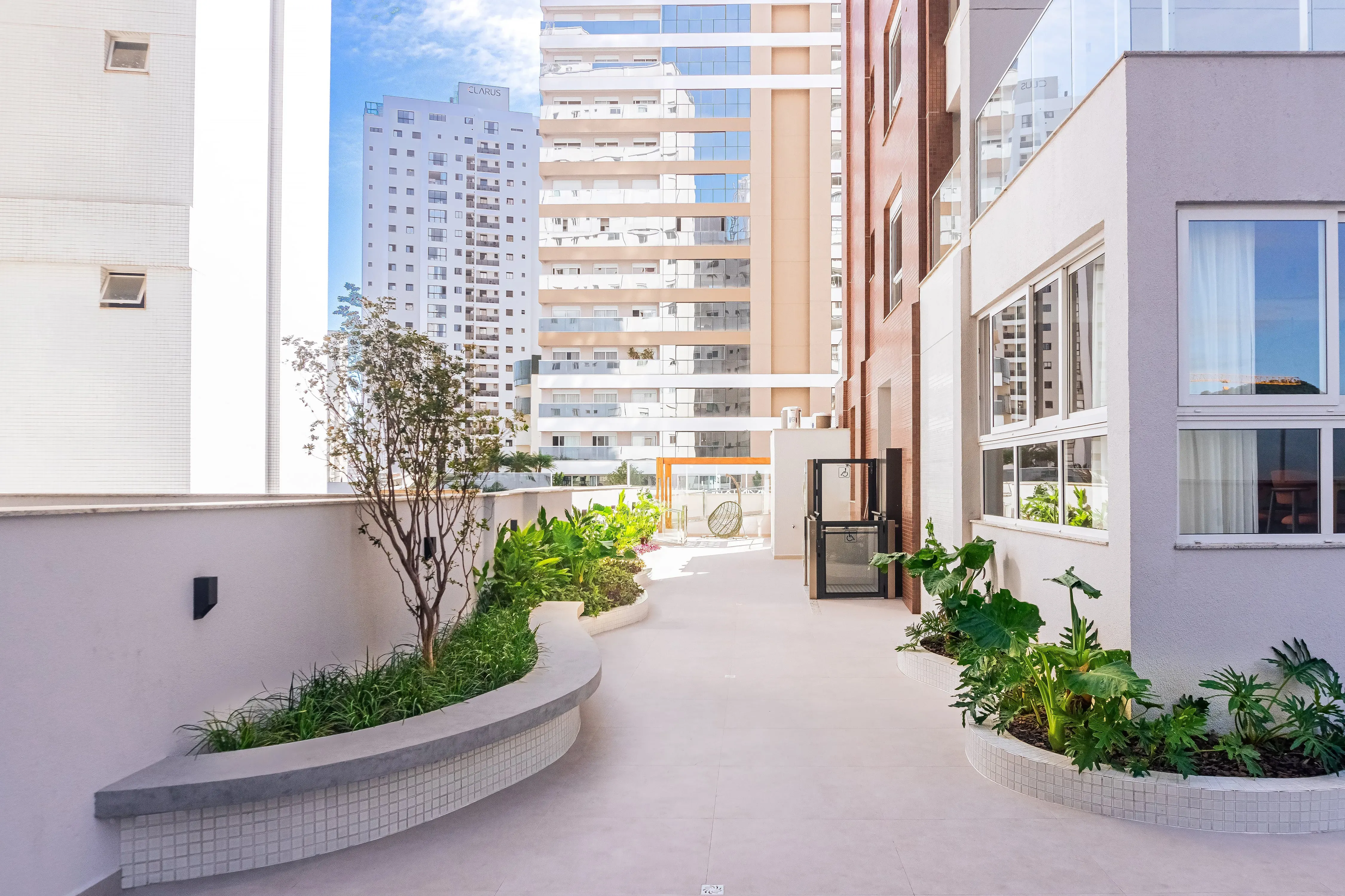 Apartamento com 3 suítes e 3 Vagas de Garagem no Centro Itajaí/SC