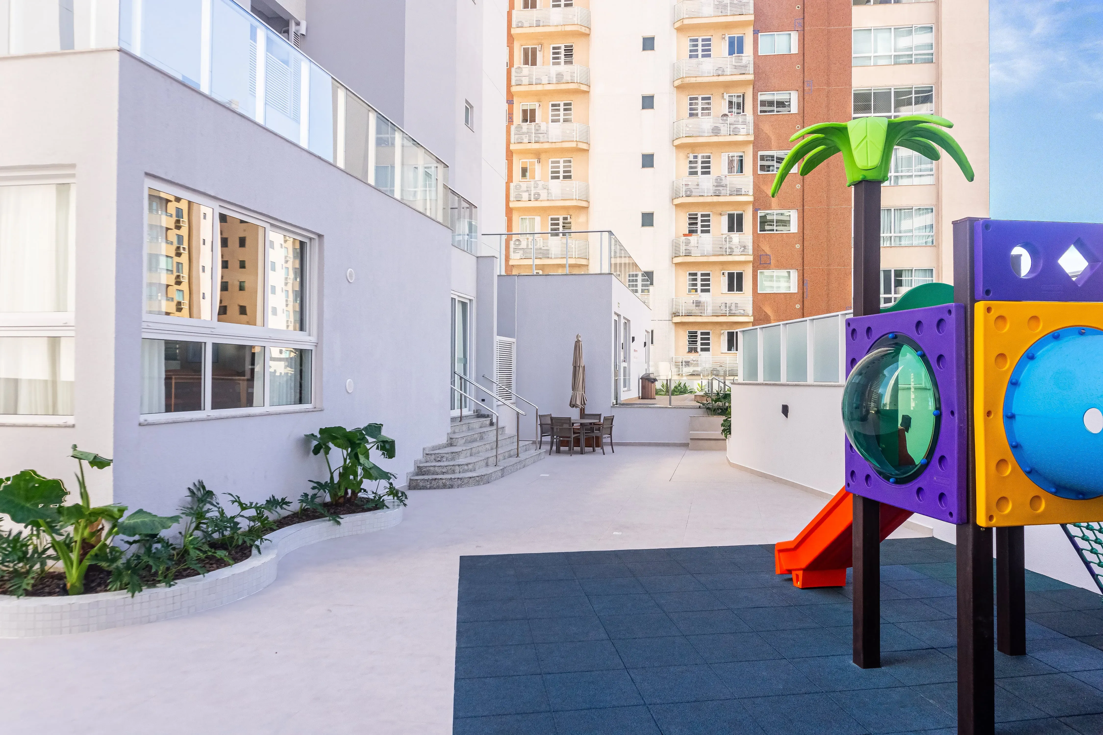 Apartamento com 3 suítes e 3 Vagas de Garagem no Centro Itajaí/SC