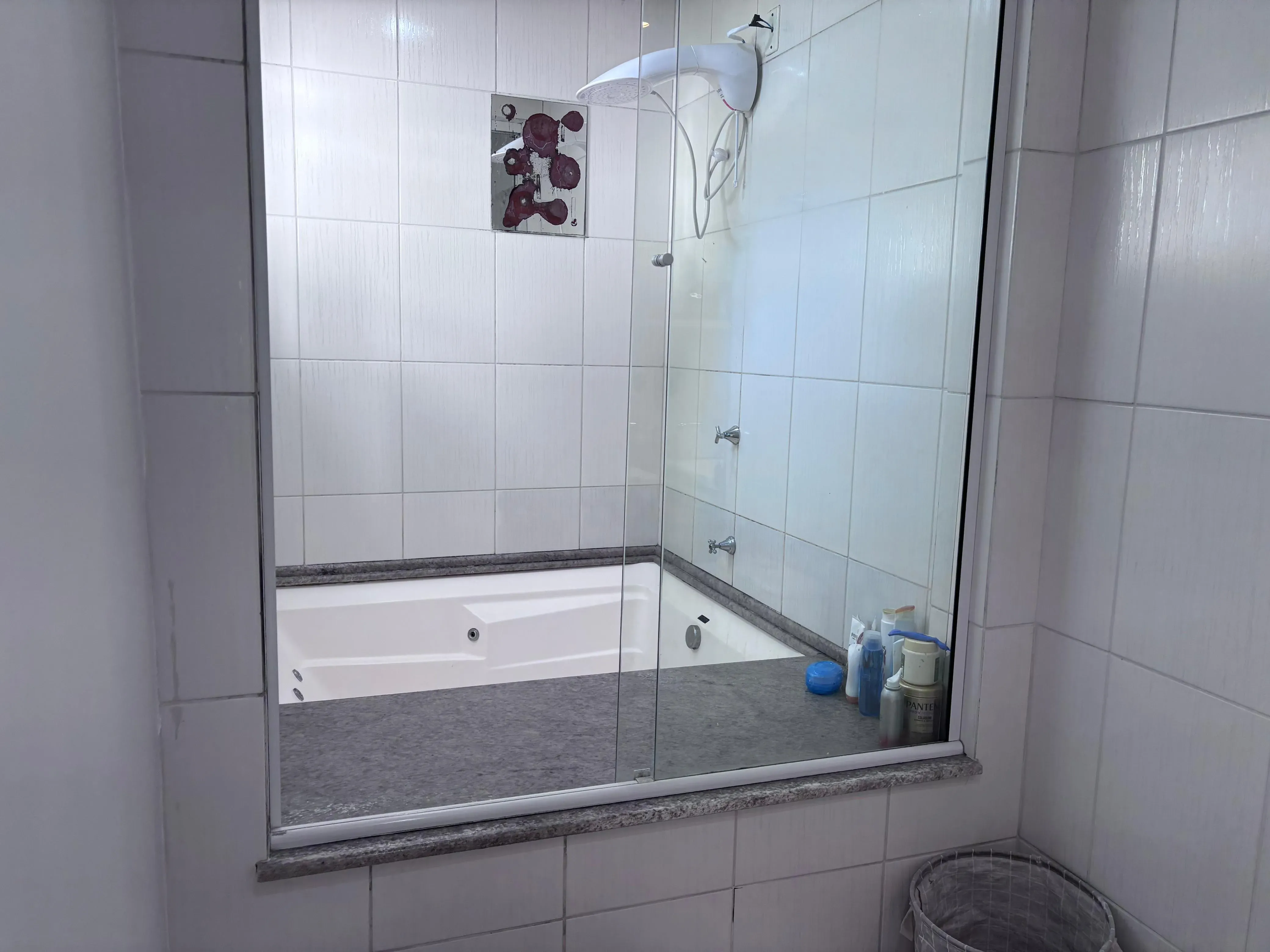 Casa com 3 dormitórios sendo 1 suíte e vaga coberta para 2 carros em Itajaí