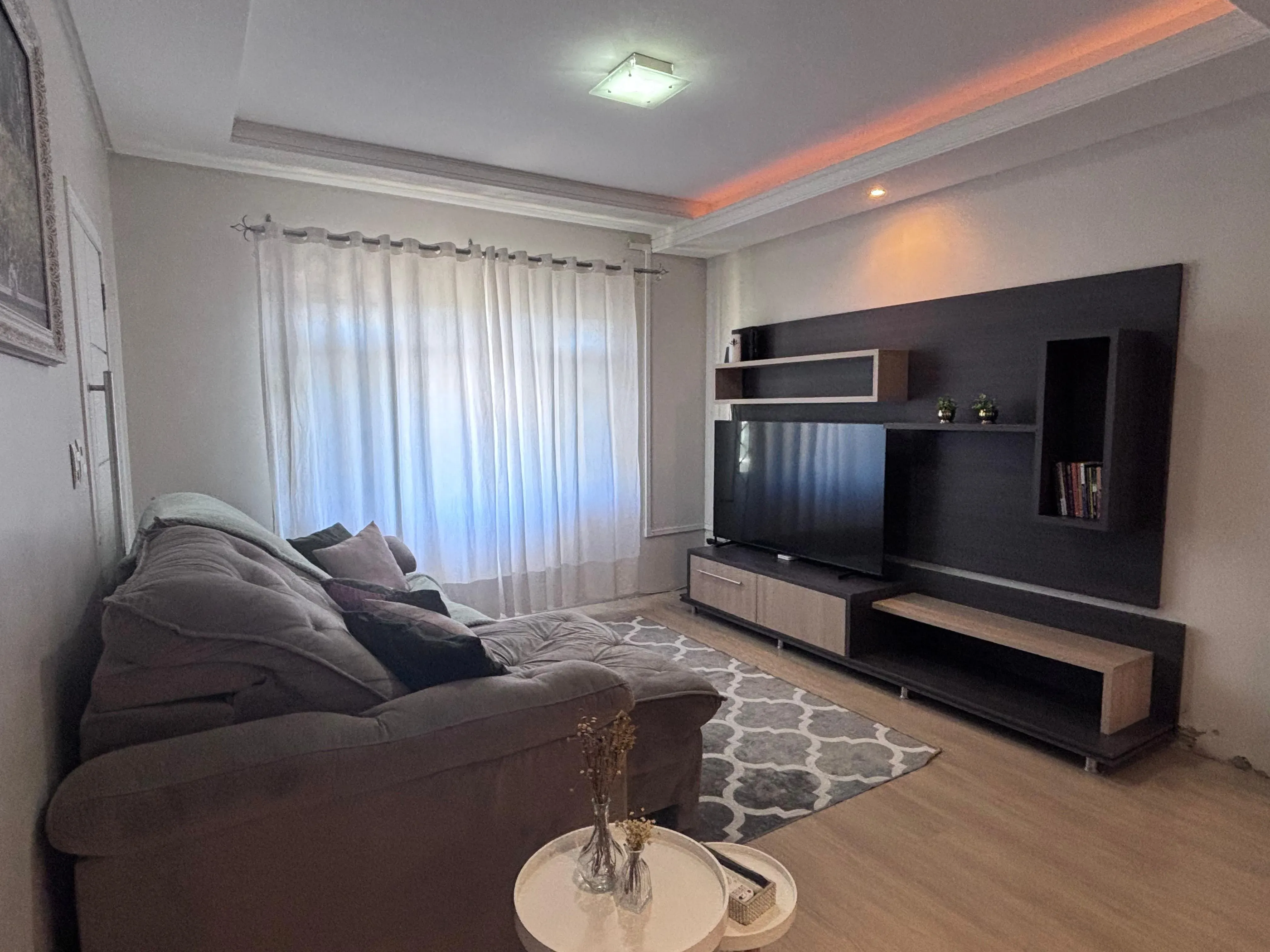 Casa com 3 dormitórios sendo 1 suíte e vaga coberta para 2 carros em Itajaí