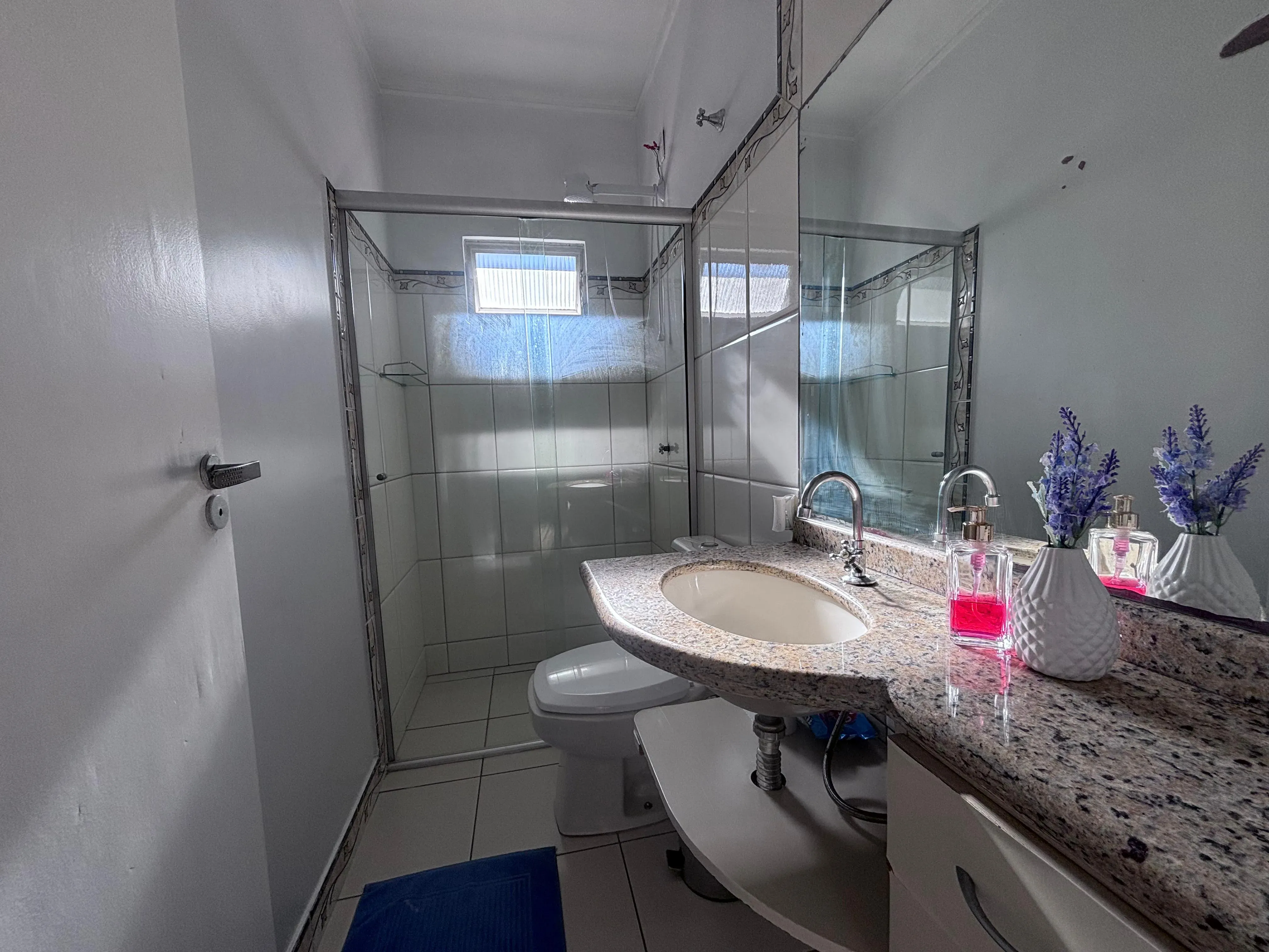 Casa com 3 dormitórios sendo 1 suíte e vaga coberta para 2 carros em Itajaí