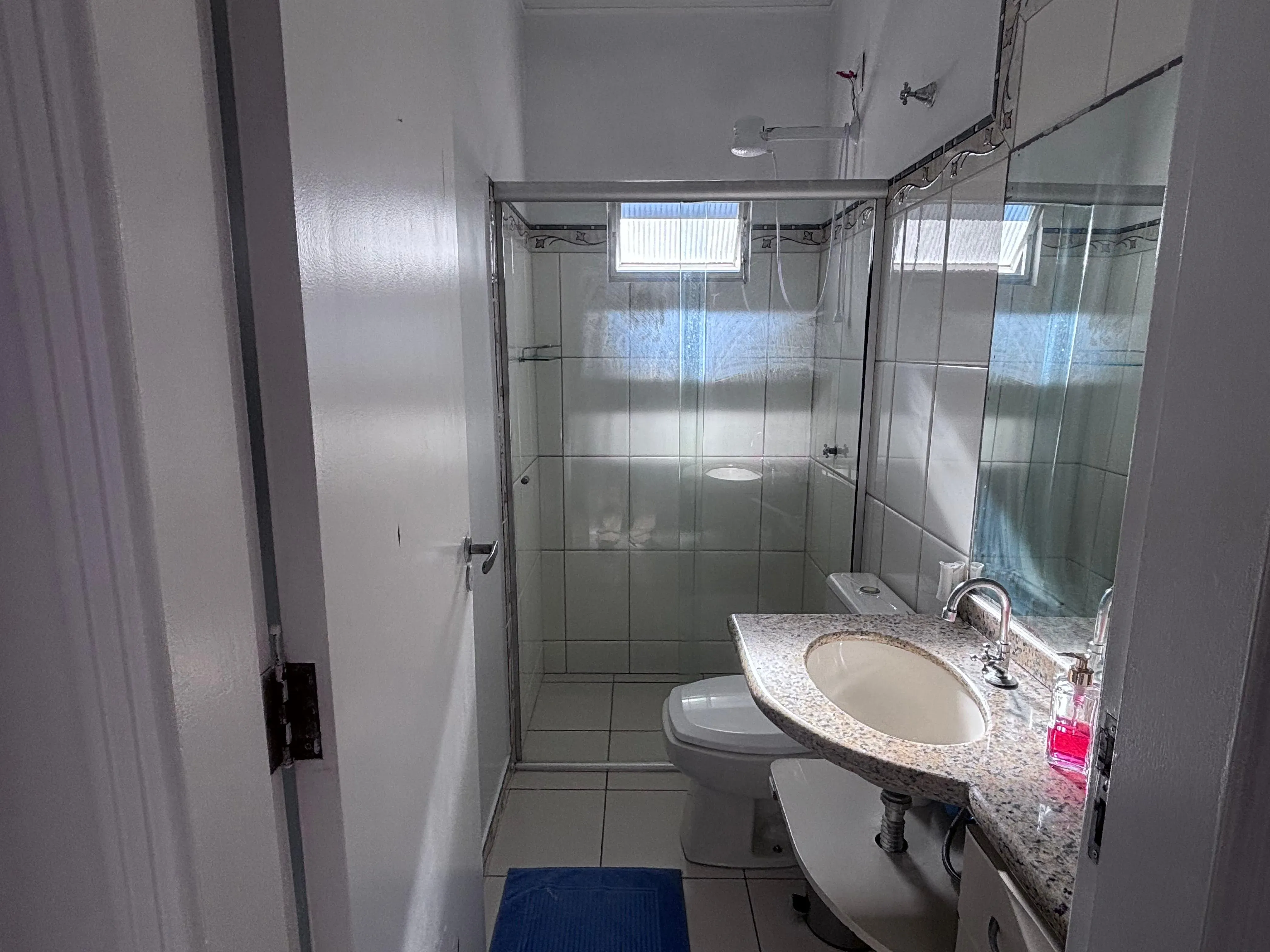 Casa com 3 dormitórios sendo 1 suíte e vaga coberta para 2 carros em Itajaí