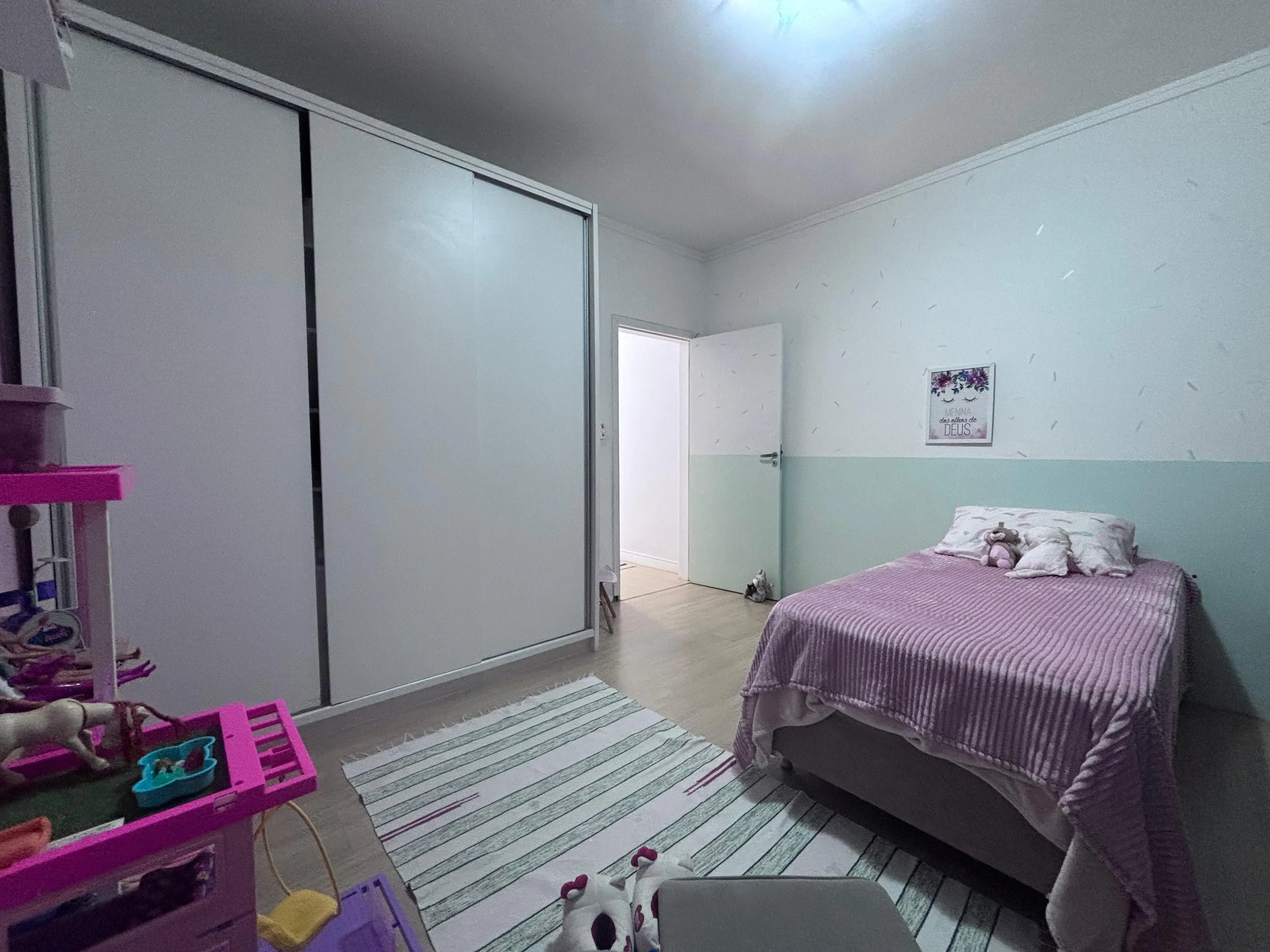 Casa com 3 dormitórios sendo 1 suíte e vaga coberta para 2 carros em Itajaí