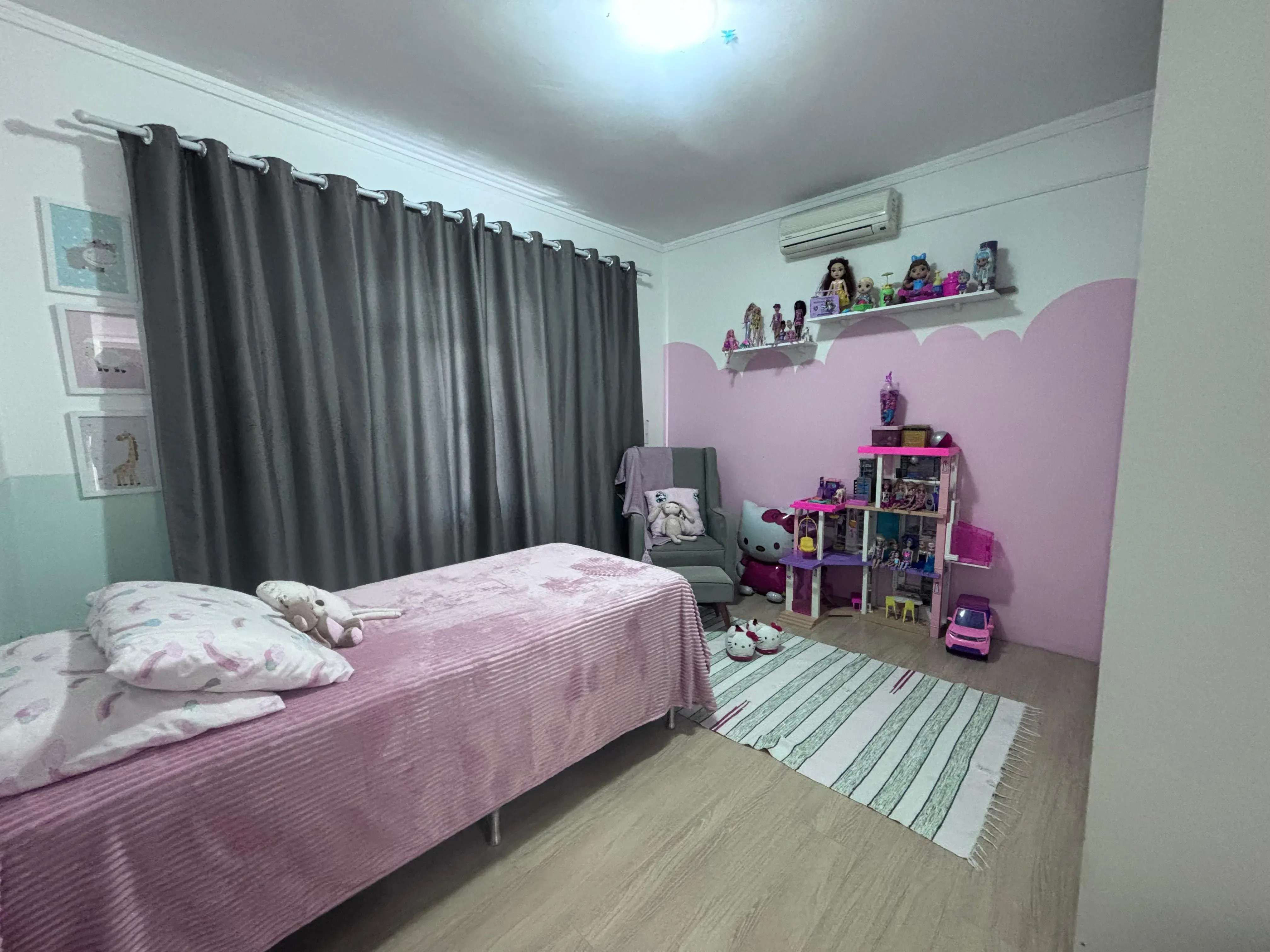 Casa com 3 dormitórios sendo 1 suíte e vaga coberta para 2 carros em Itajaí