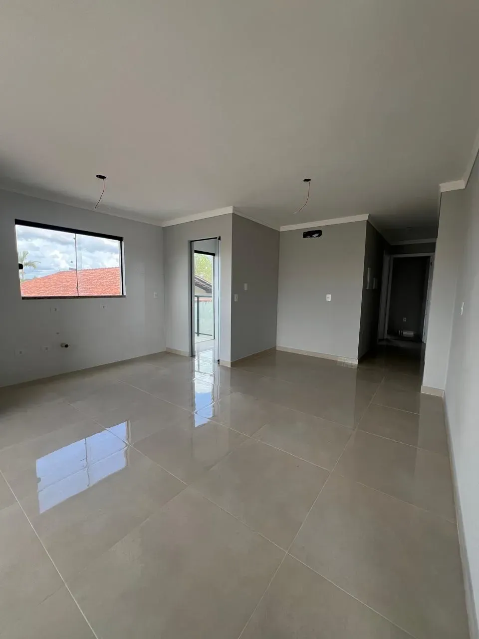 Casa com 2 dormitórios sendo 1 suíte e 1 vaga de garagem em Balneário Piçarras/SC