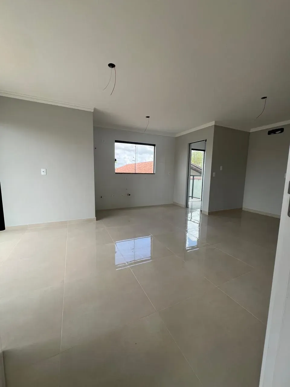 Casa com 2 dormitórios sendo 1 suíte e 1 vaga de garagem em Balneário Piçarras/SC