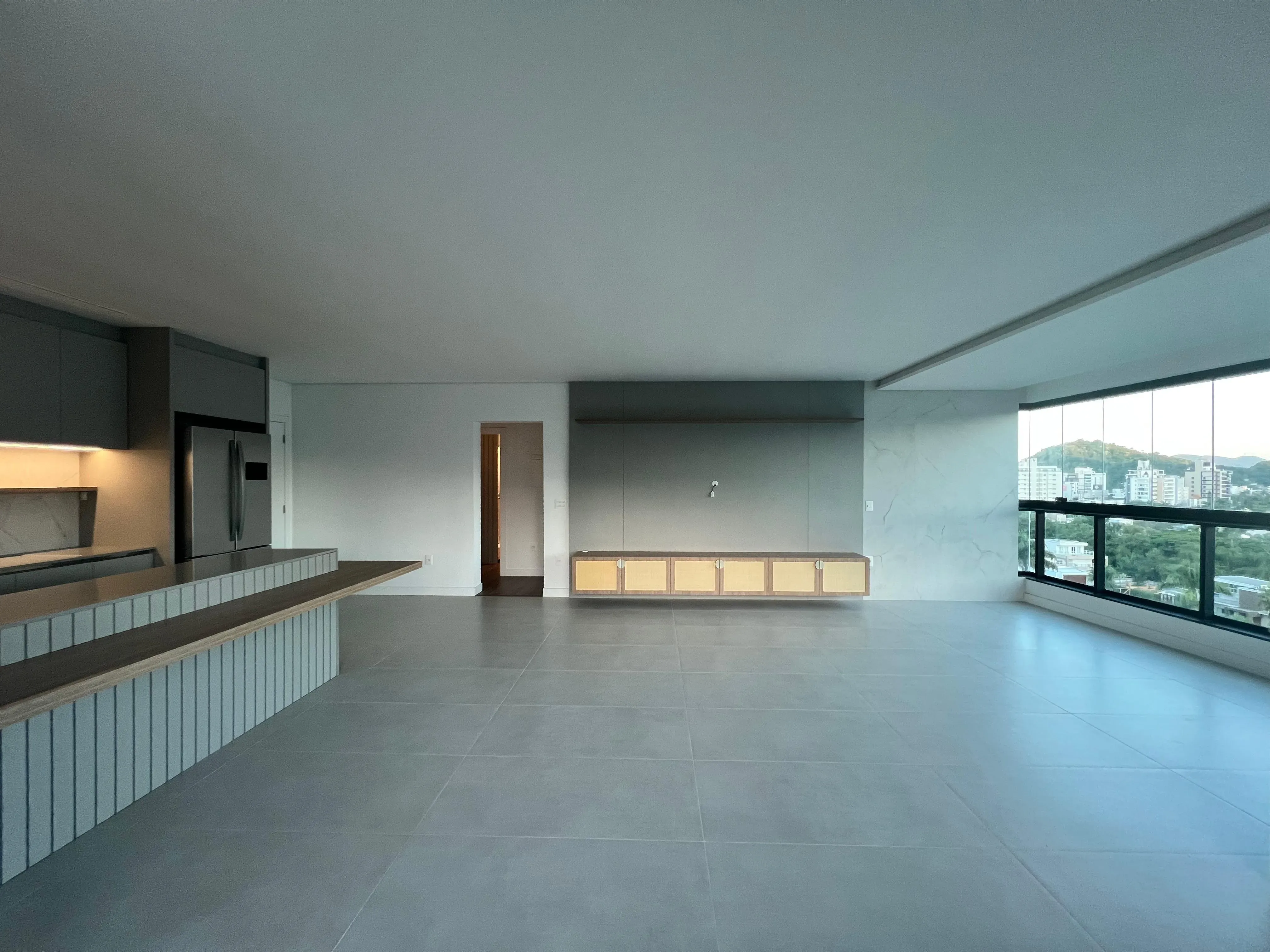 Apartamento com 3 dormitórios sendo 3 suítes e 2 vagas de garagem em Itajaí/SC