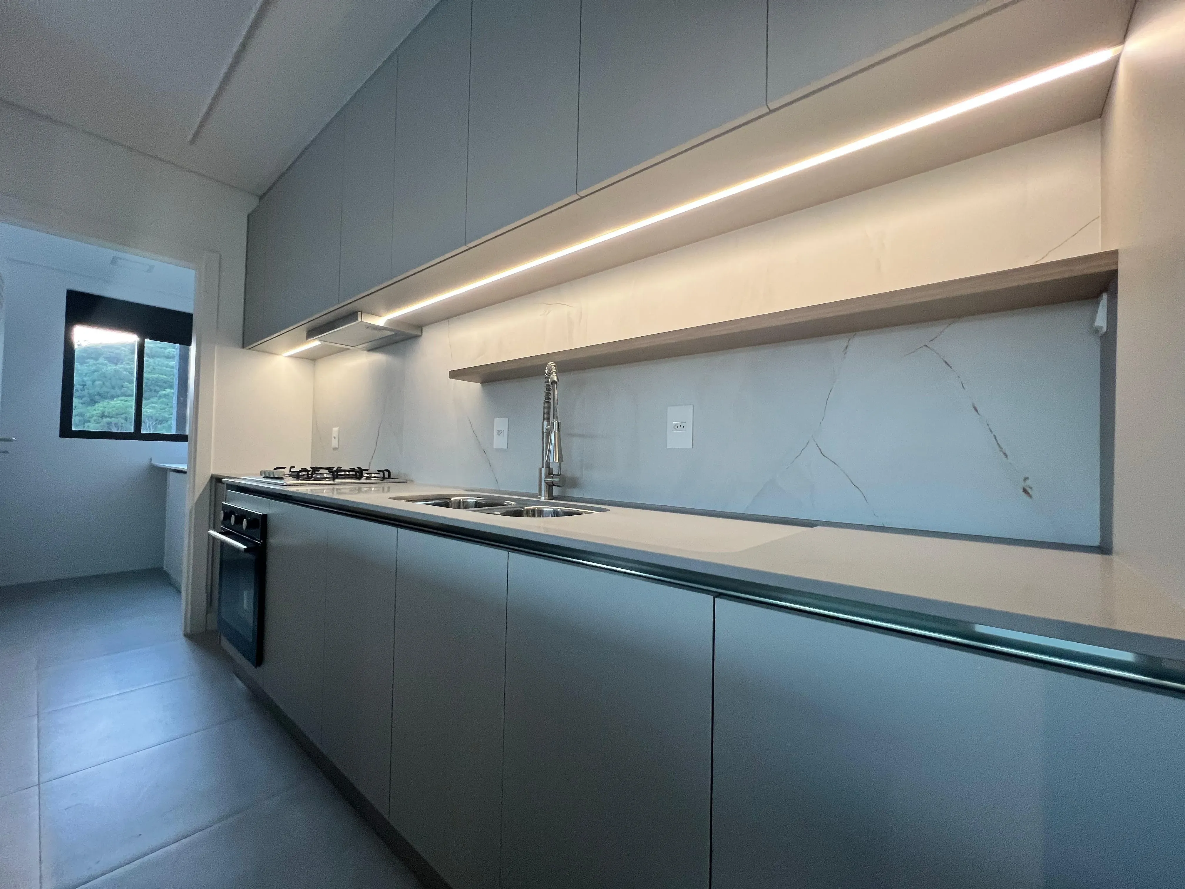 Apartamento com 3 dormitórios sendo 3 suítes e 2 vagas de garagem em Itajaí/SC