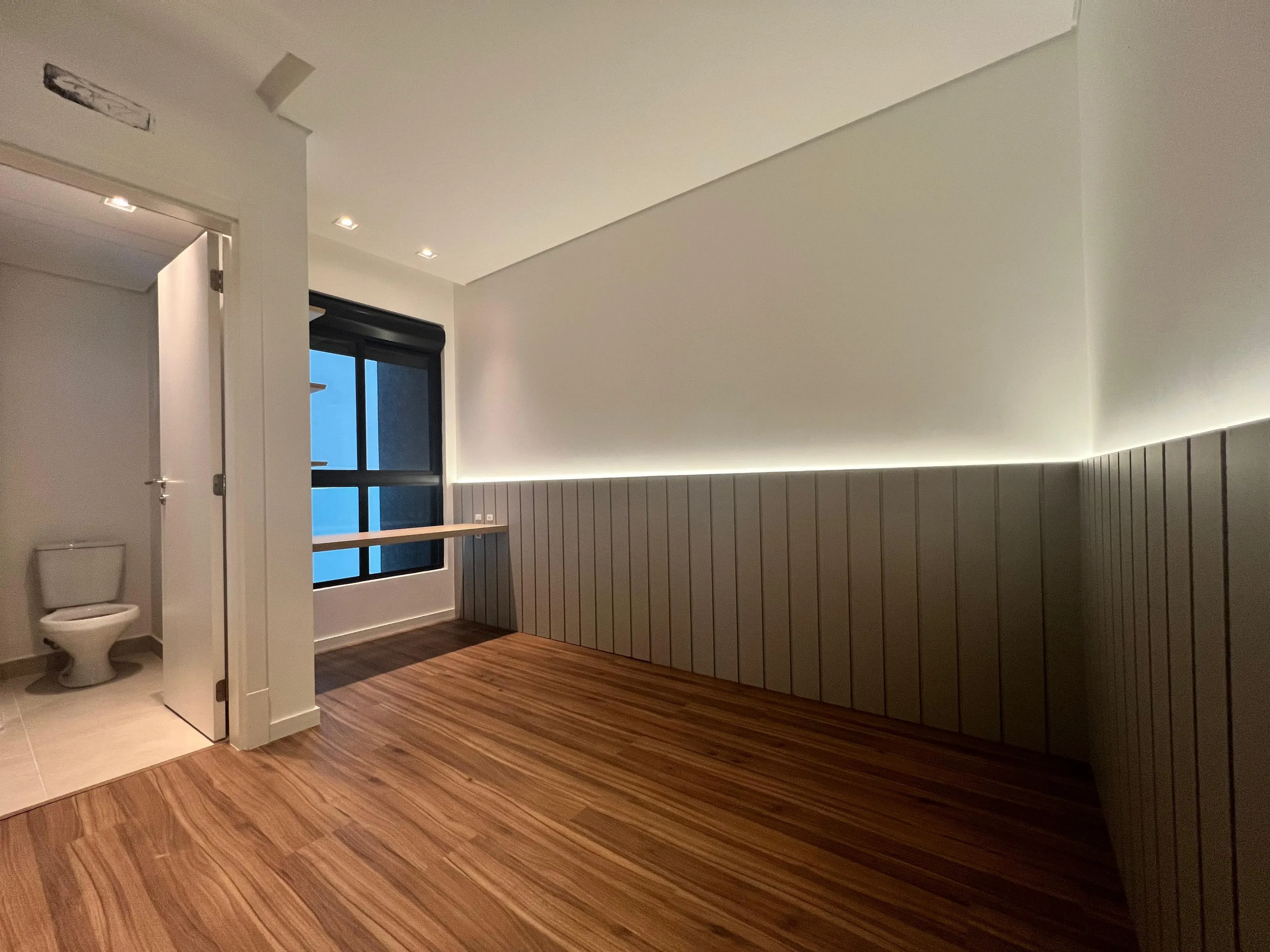 Apartamento com 3 dormitórios sendo 3 suítes e 2 vagas de garagem em Itajaí/SC