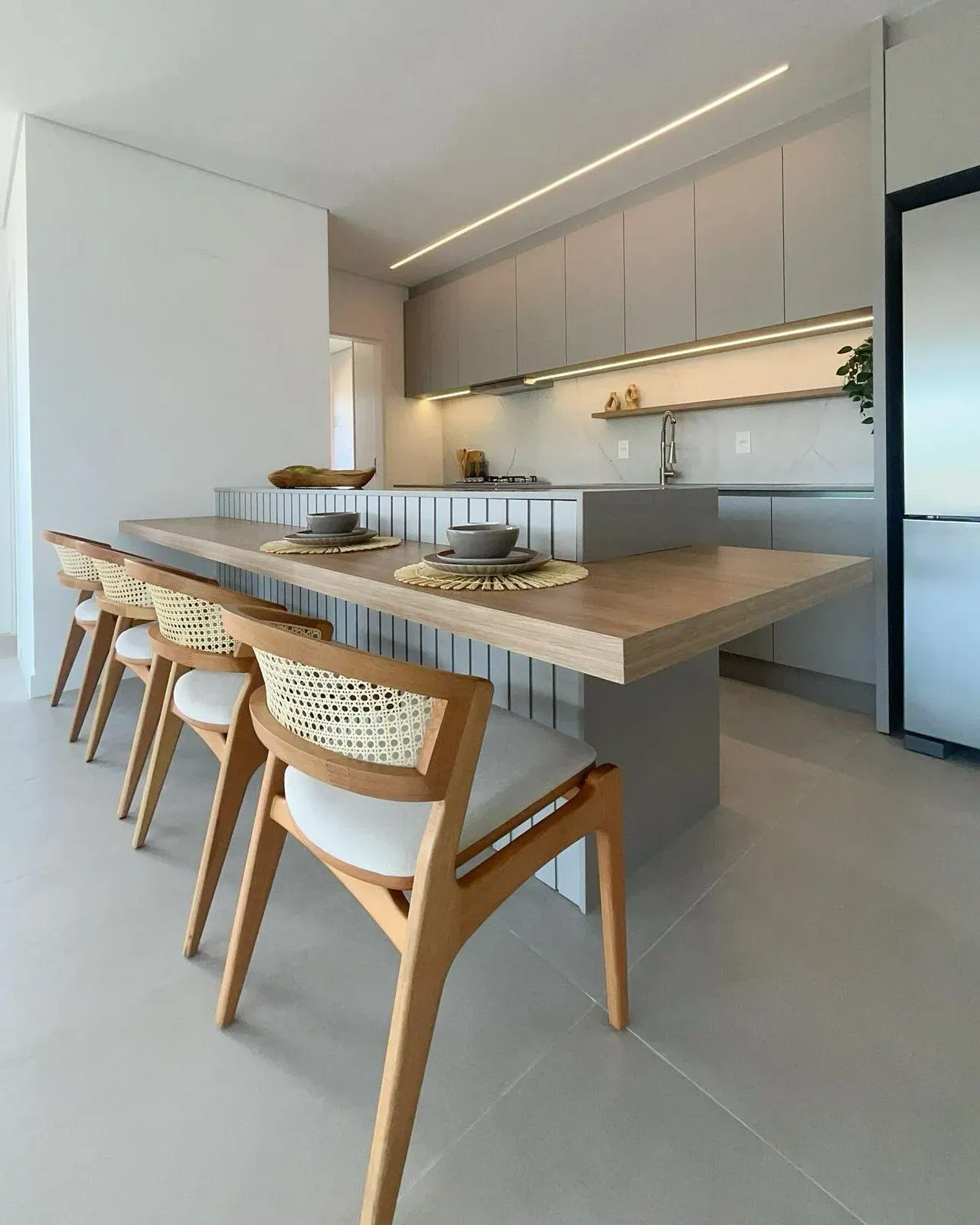 Apartamento com 3 dormitórios sendo 3 suítes e 2 vagas de garagem em Itajaí/SC