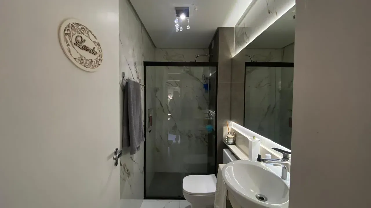 Apartamento mobiliado 3 dormitórios sendo 1 suíte e 1 vaga no Bairro Itacorubi em Florianópolis/SC