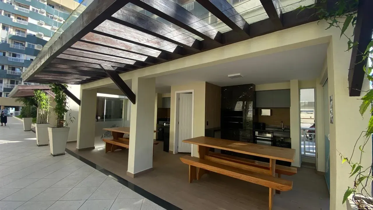 Apartamento mobiliado 3 dormitórios sendo 1 suíte e 1 vaga no Bairro Itacorubi em Florianópolis/SC