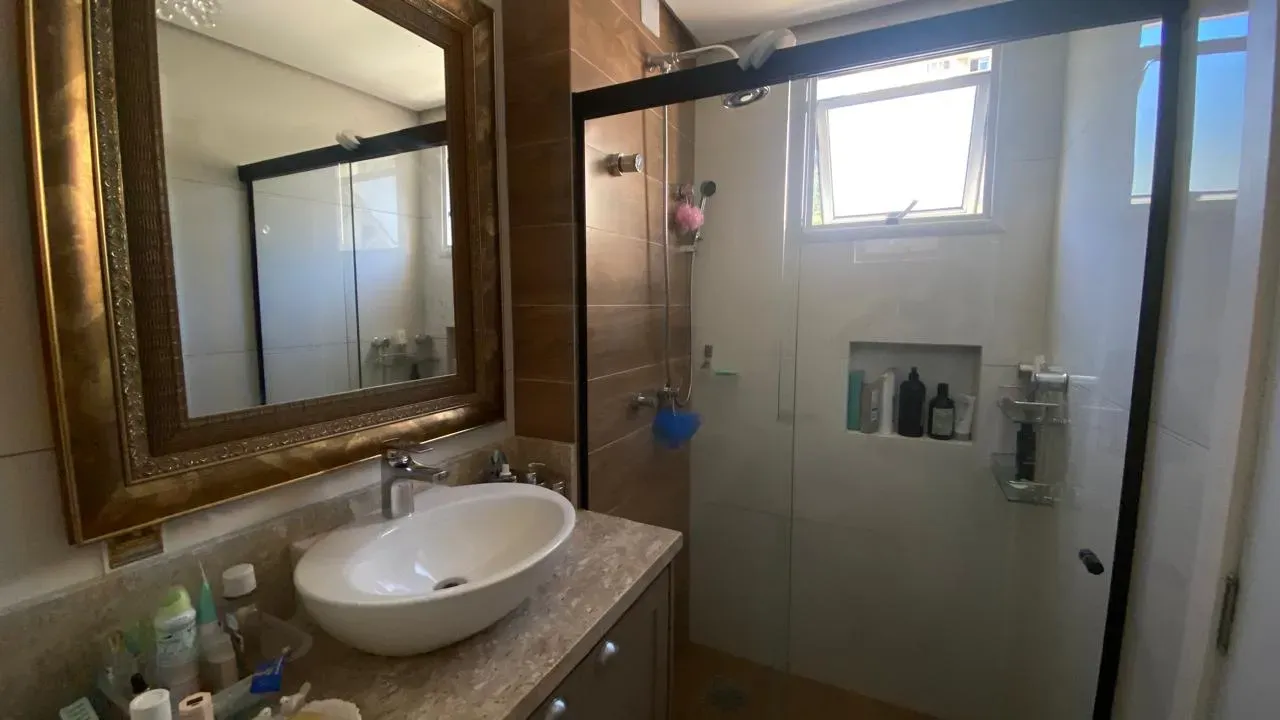 Apartamento mobiliado 3 dormitórios sendo 1 suíte e 1 vaga no Bairro Itacorubi em Florianópolis/SC