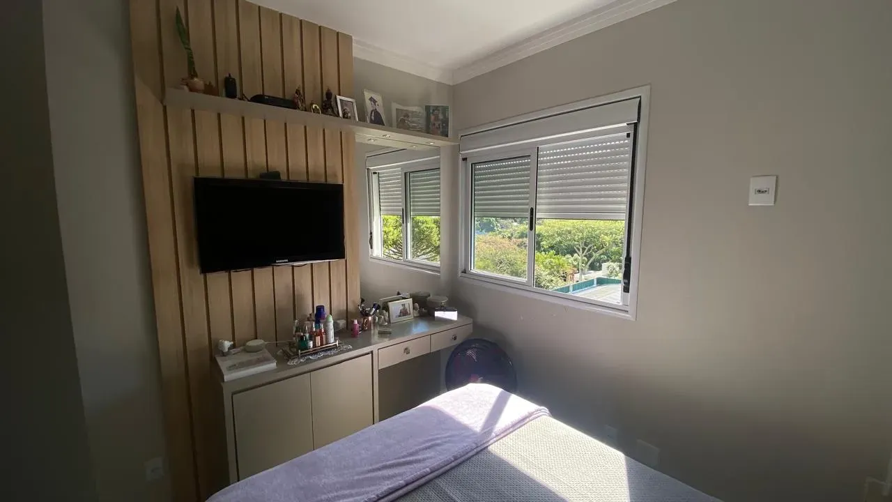 Apartamento mobiliado 3 dormitórios sendo 1 suíte e 1 vaga no Bairro Itacorubi em Florianópolis/SC