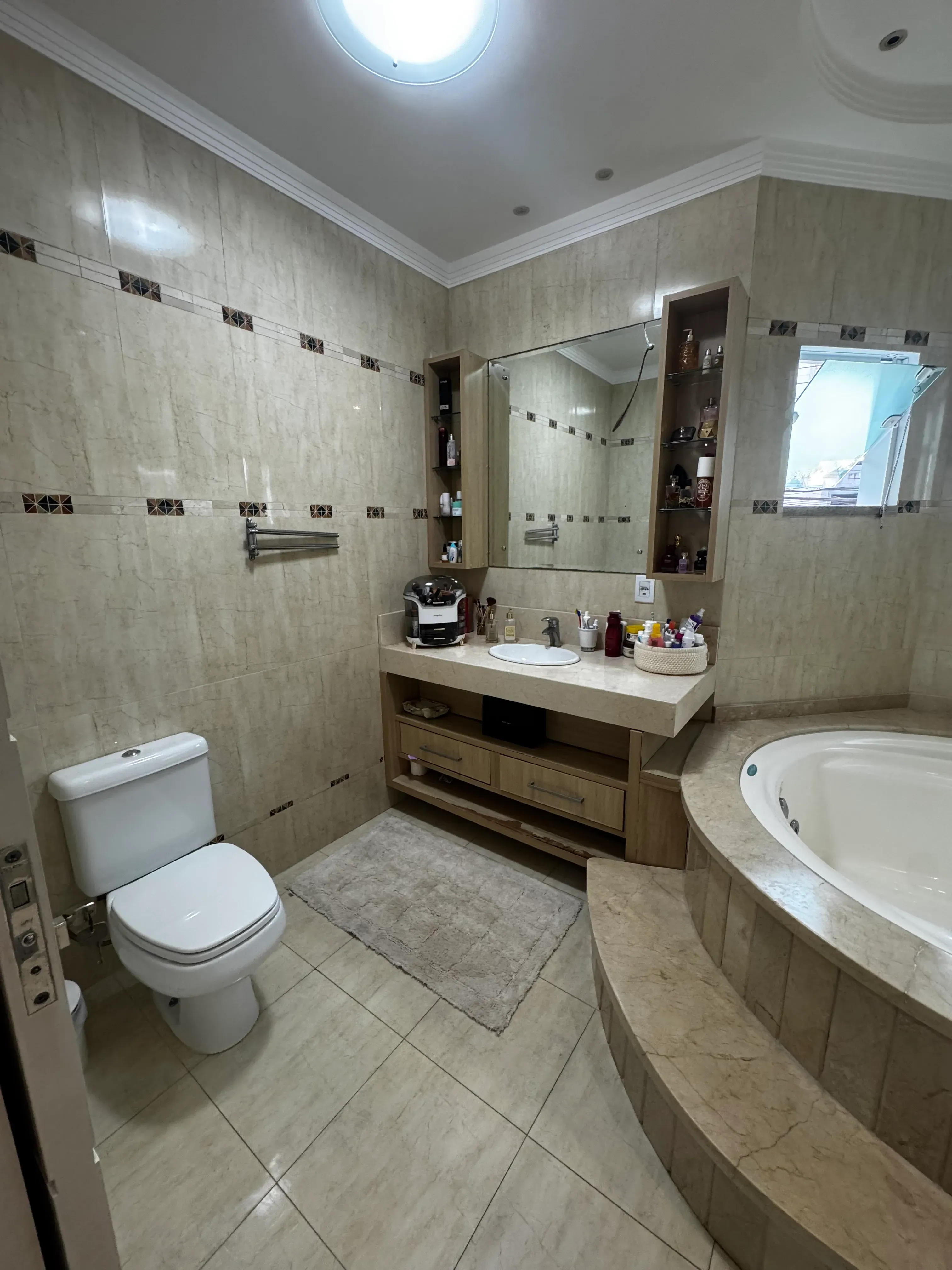 Casa alto padrão com edícula nos fundos 4 dormitórios sendo 2 suítes 4 vagas no Fiuza Lima em Itajaí